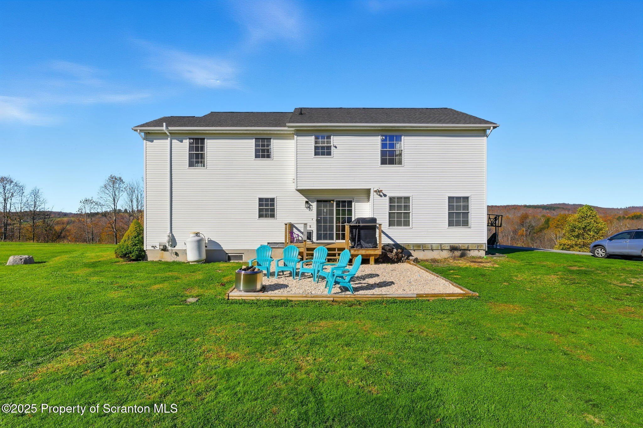 Clifford Twp, Pennsylvania, 18470, United States, 4 Bedrooms Bedrooms, ,3 BathroomsBathrooms,Residential,For Sale,1978908