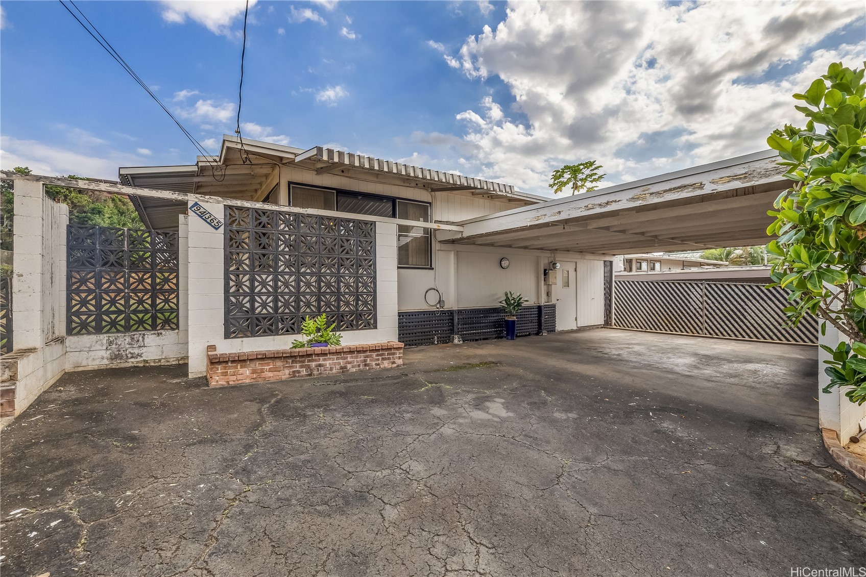 Waipahu, Hawaii, 96797, United States, 3 Bedrooms Bedrooms, ,2 BathroomsBathrooms,Residential,For Sale,1992125