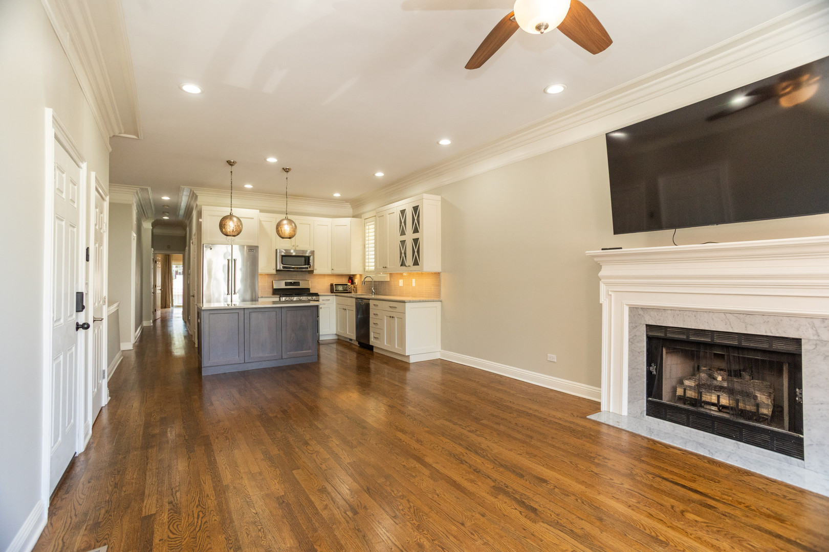 Chicago, Illinois, 60610, United States, 3 Bedrooms Bedrooms, ,3 BathroomsBathrooms,Residential,For Sale,1977363