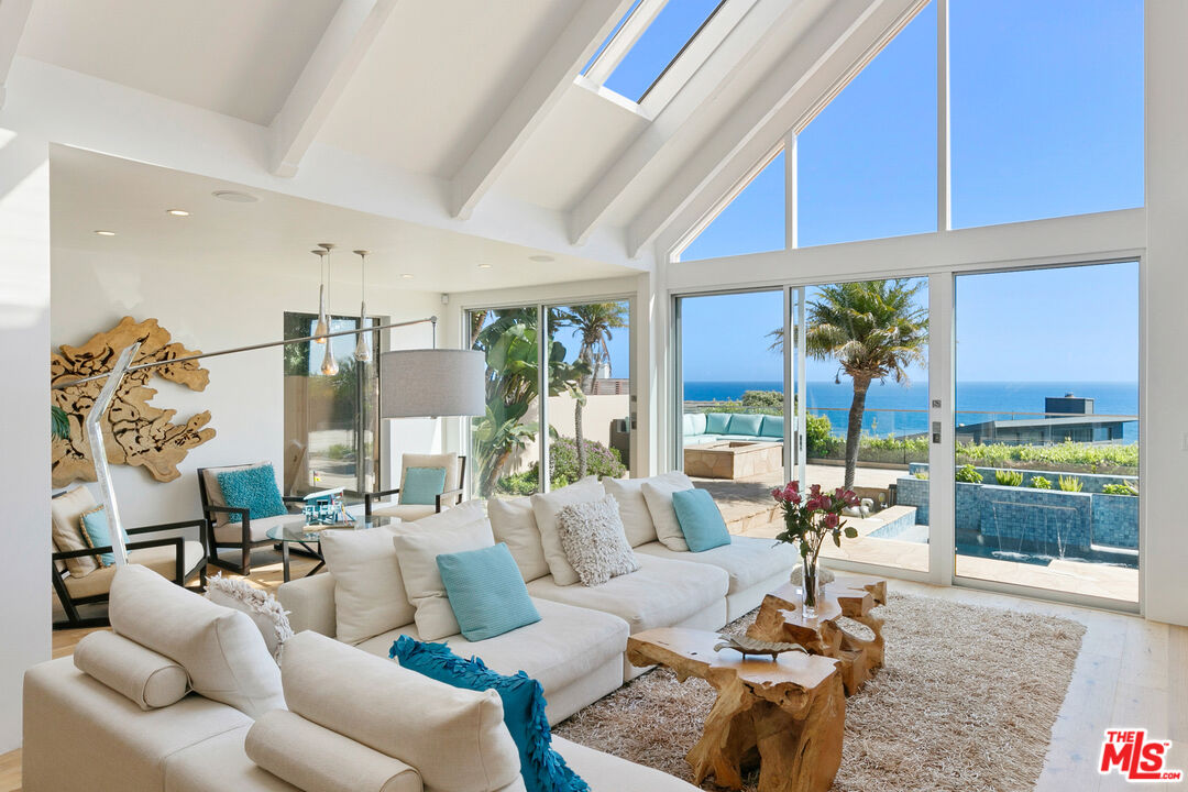 Malibu, California, 90265, United States, 3 Bedrooms Bedrooms, ,4 BathroomsBathrooms,Residential,For Sale,1807694