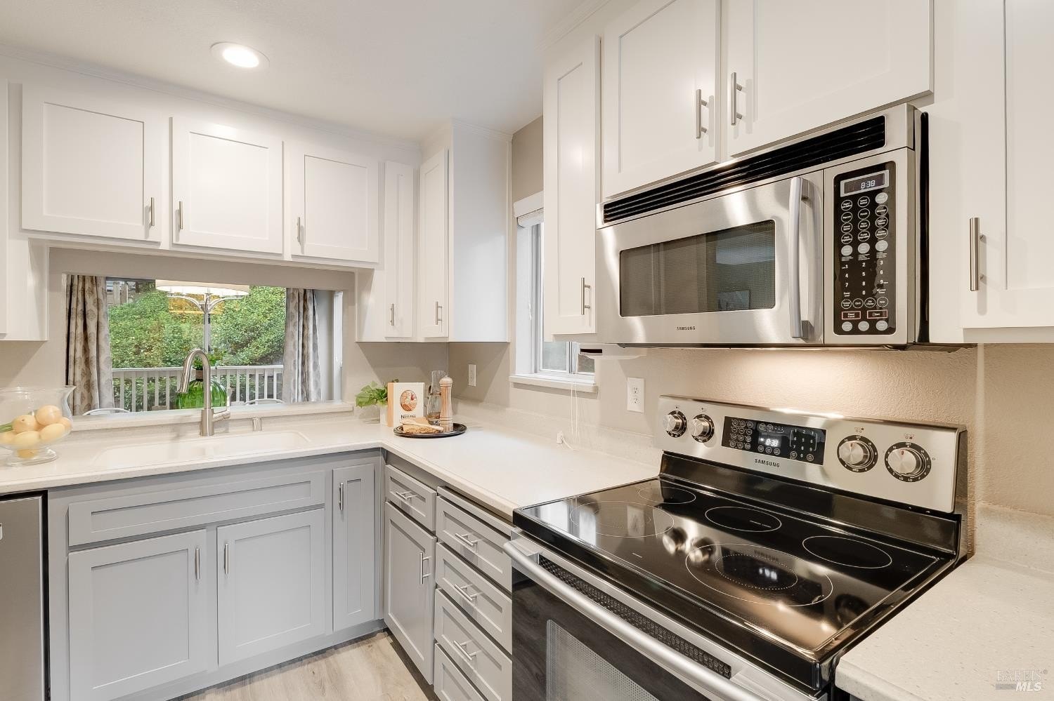 Martinez, California, 94553, United States, 3 Bedrooms Bedrooms, ,3 BathroomsBathrooms,Residential,For Sale,1990970