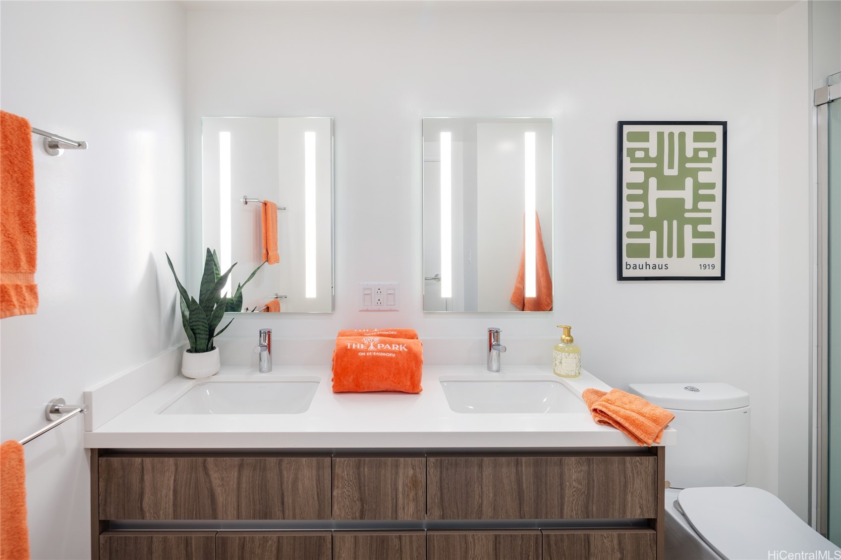 Honolulu, Hawaii, 96814, United States, 2 Bedrooms Bedrooms, ,2 BathroomsBathrooms,Residential,For Sale,1988150