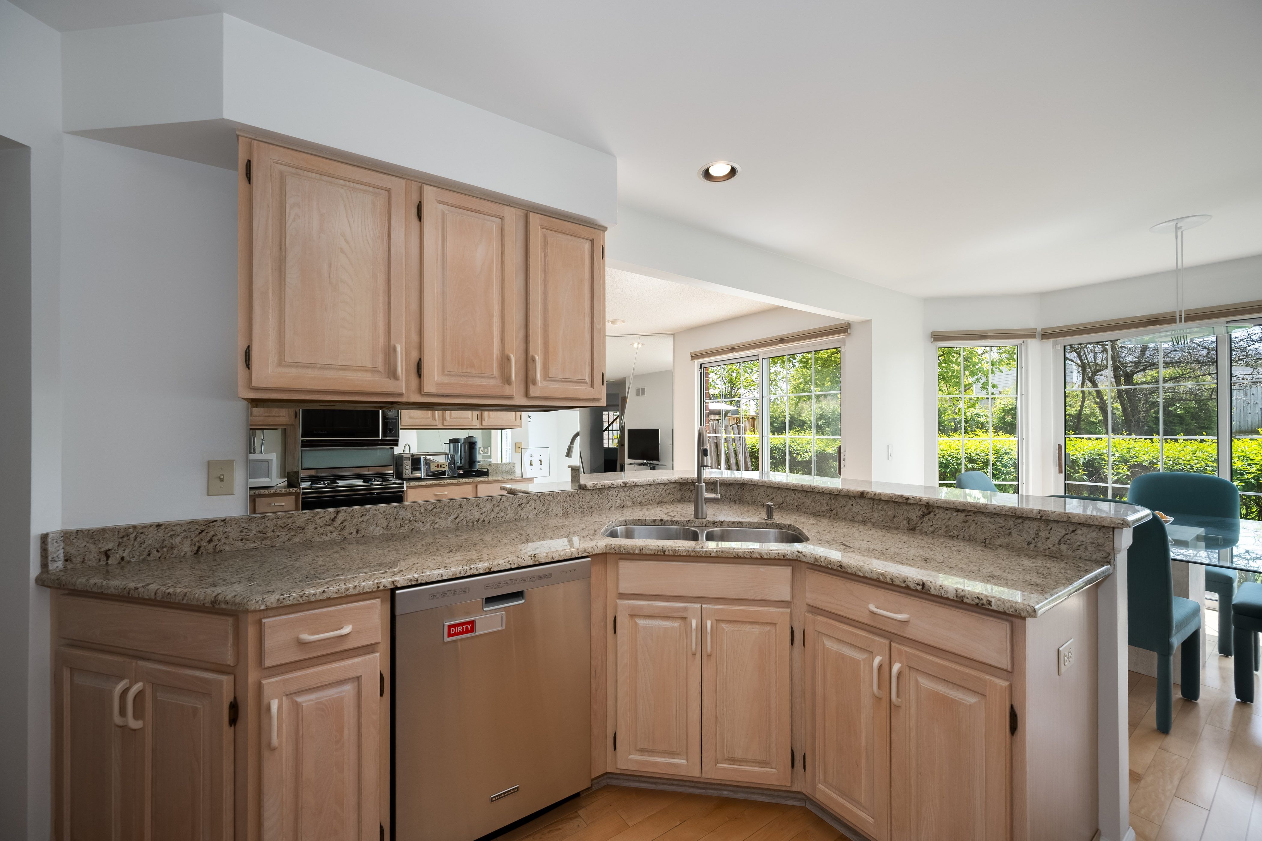  Two-Story Townhome in the Winchester Lane Subdivision of Northbrook - 物件實景