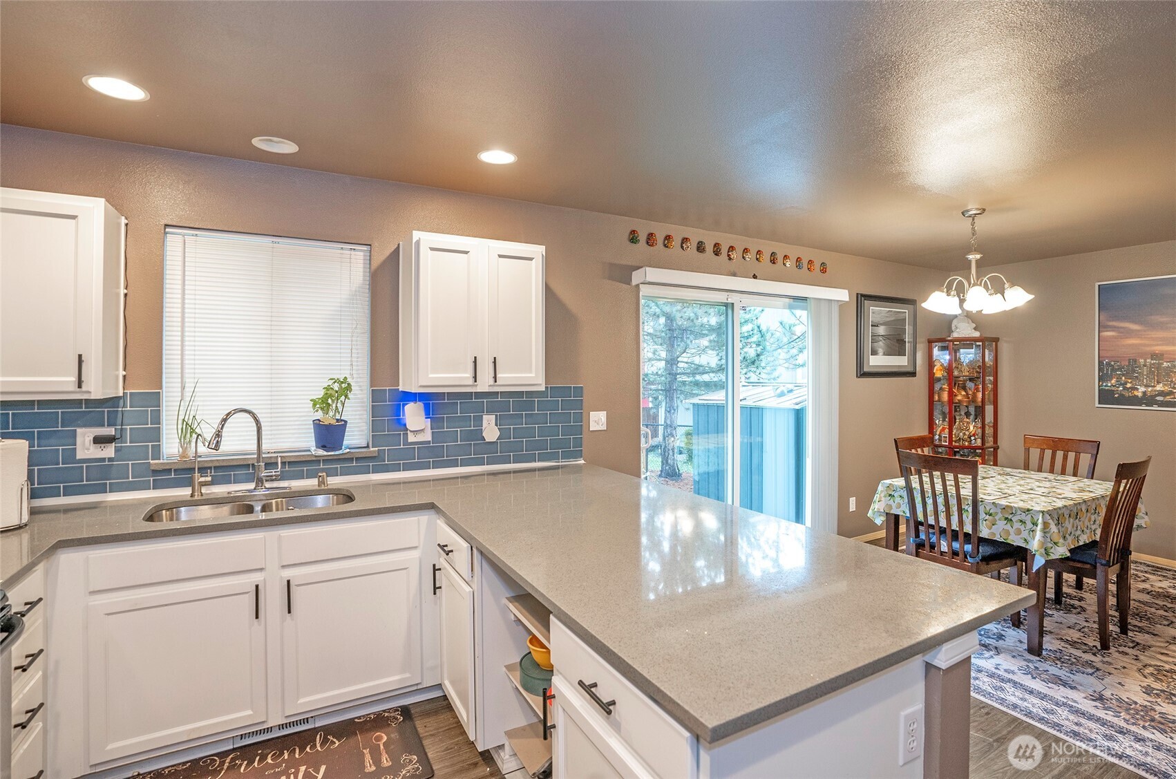 Puyallup, Washington, 98375, United States, 3 Bedrooms Bedrooms, ,3 BathroomsBathrooms,Residential,For Sale,1989392