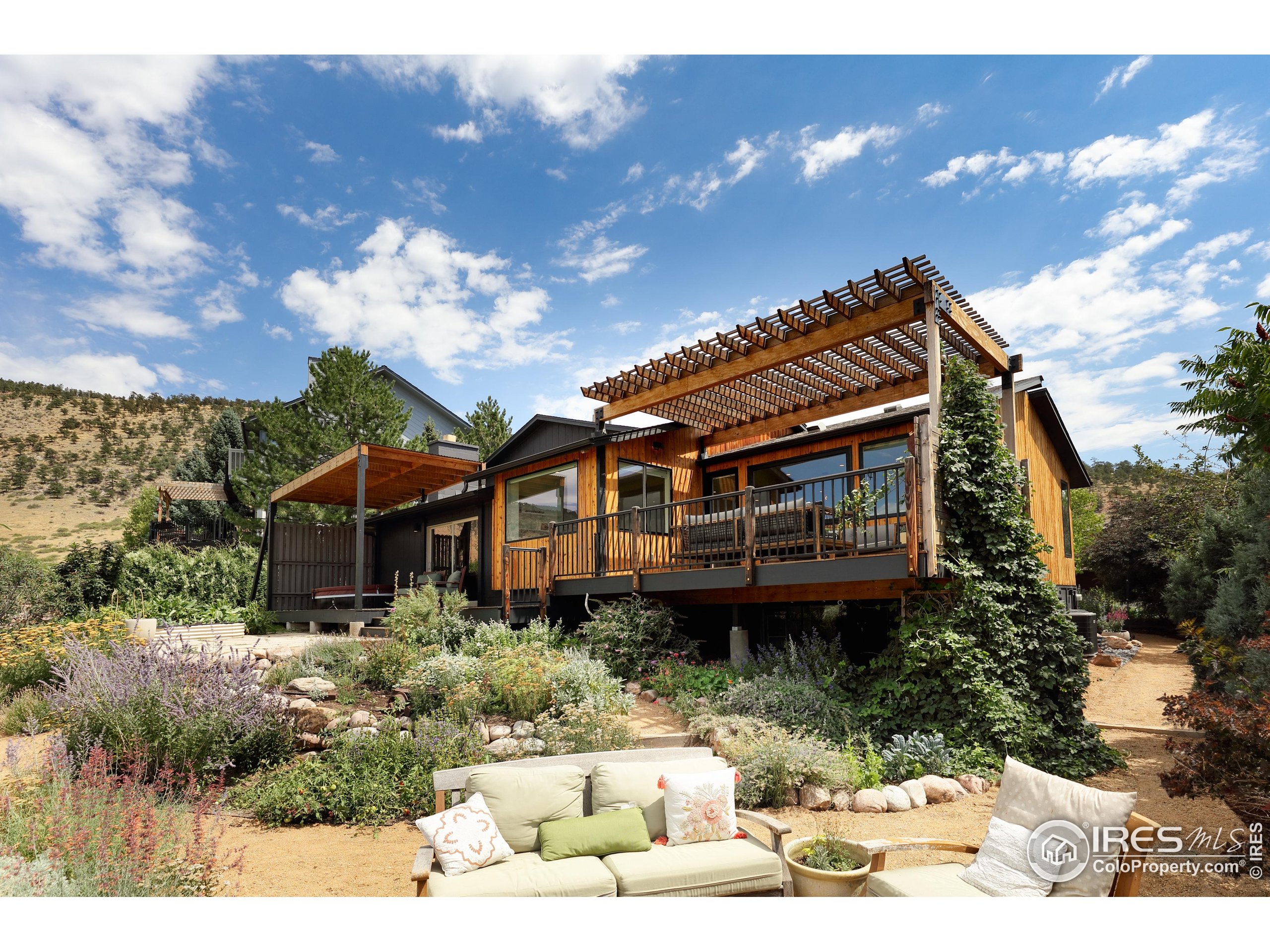 Lyons, Colorado, 80540, United States, 4 Bedrooms Bedrooms, ,2 BathroomsBathrooms,Residential,For Sale,1926189