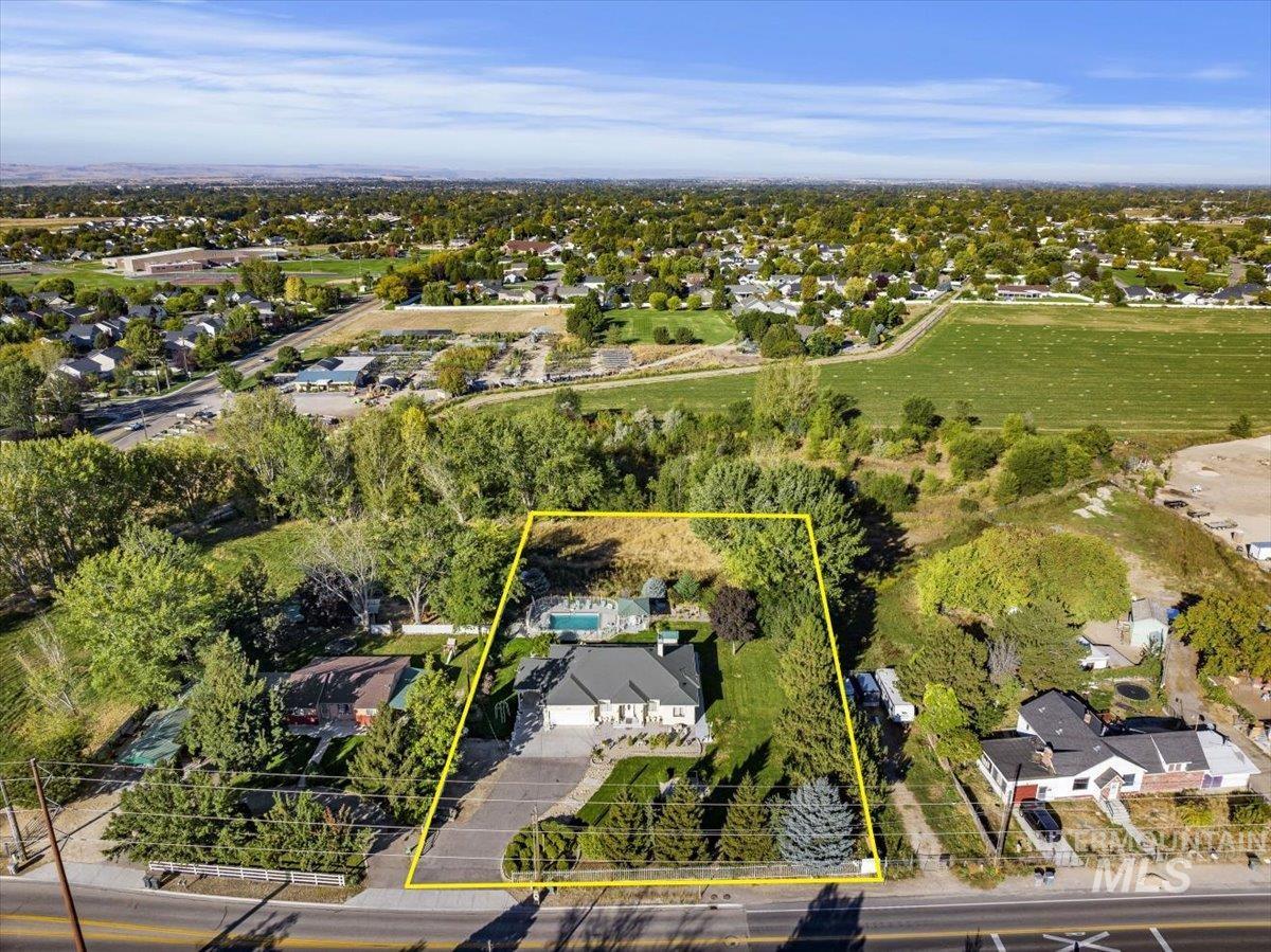 Nampa, Idaho, 83686-8635, United States, 4 Bedrooms Bedrooms, ,4 BathroomsBathrooms,Residential,For Sale,1907739