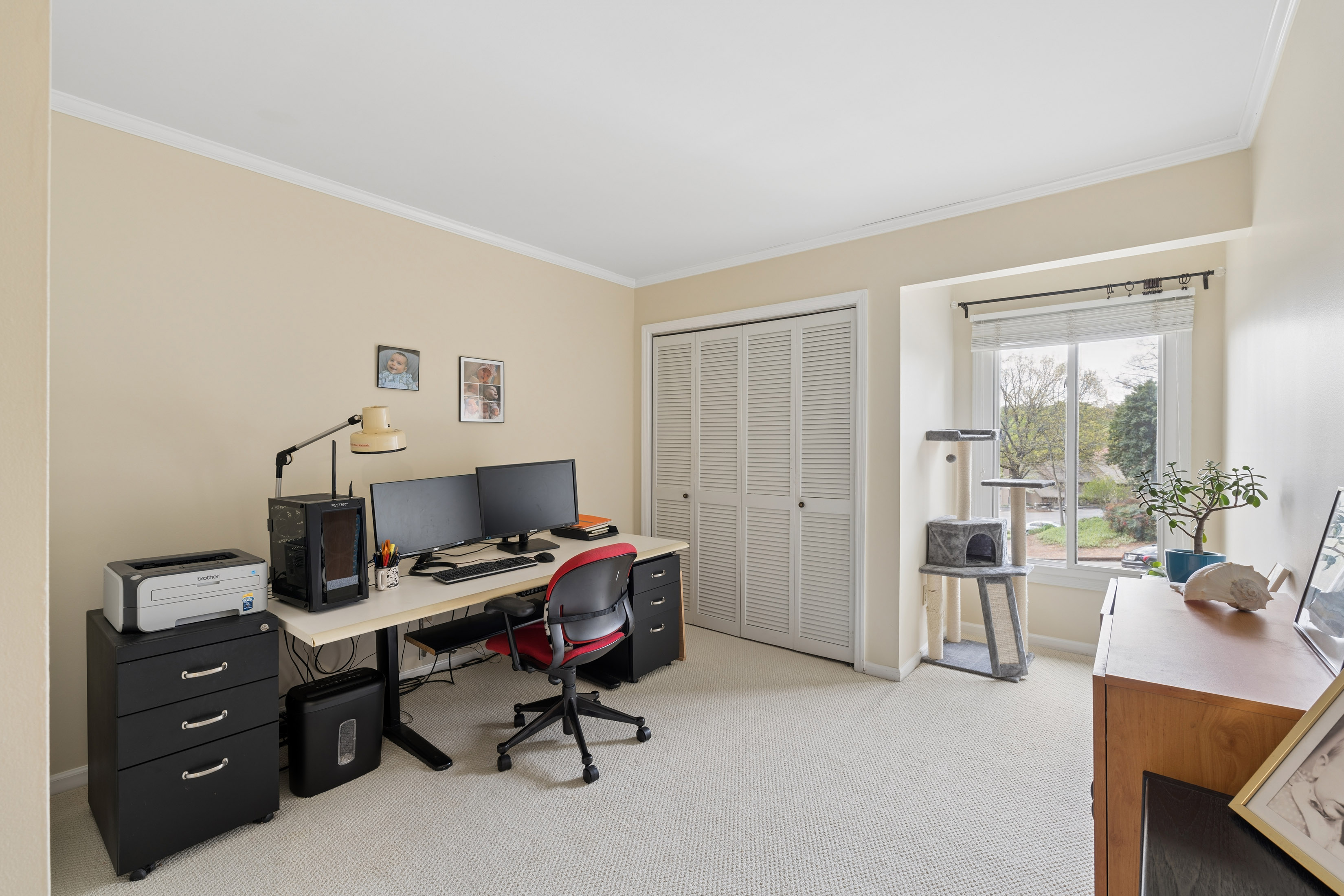  Lovingly Maintained and Thoughtfully Updated Residence - 物件實景