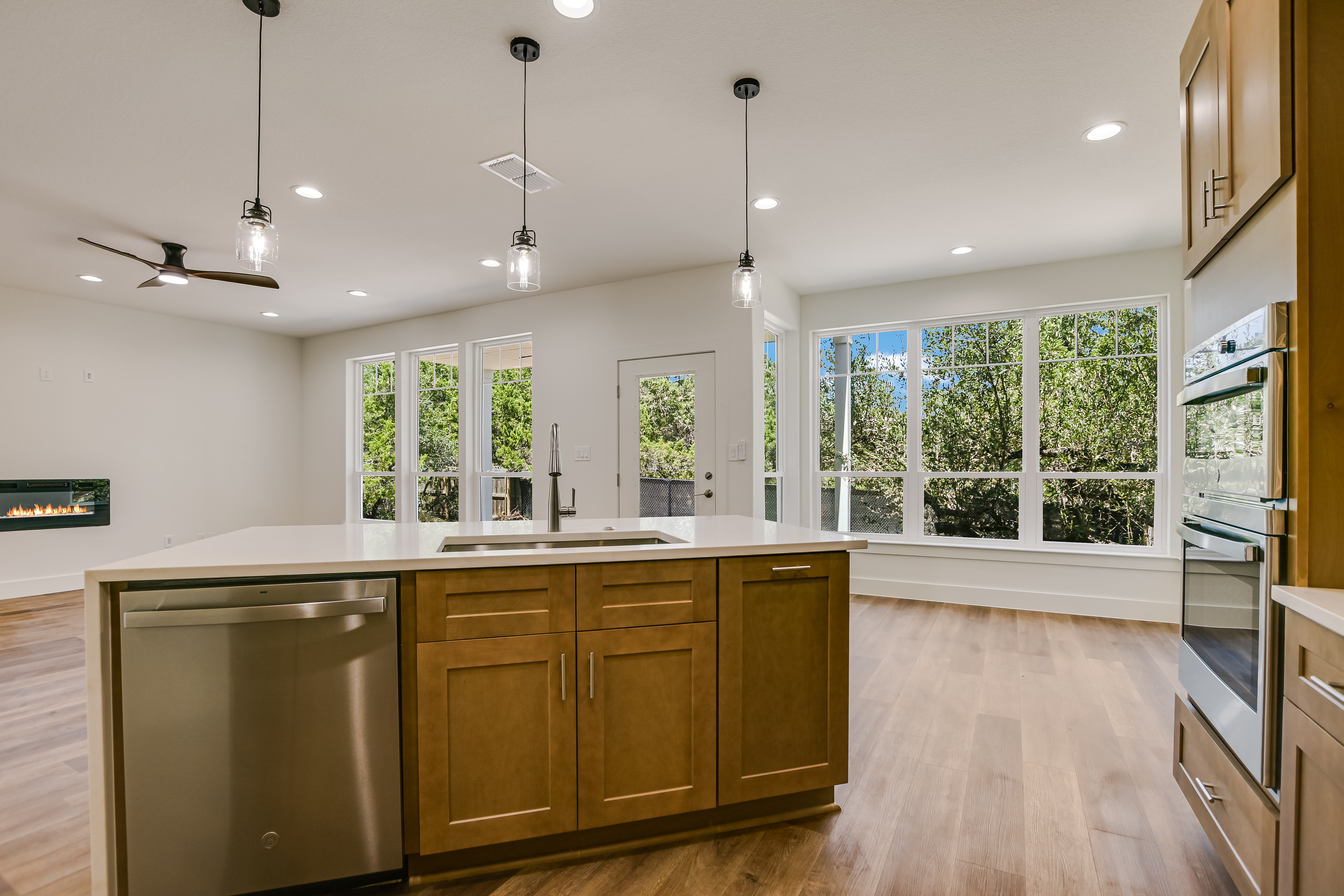 Exquisite New Construction in the Serene Woodcreek of Wimberley - 物件實景