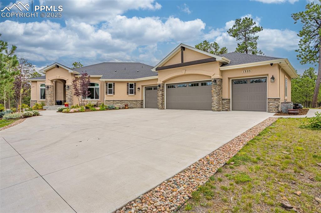 Monument, Colorado, 80132, United States, 5 Bedrooms Bedrooms, ,3 BathroomsBathrooms,Residential,For Sale,1949773