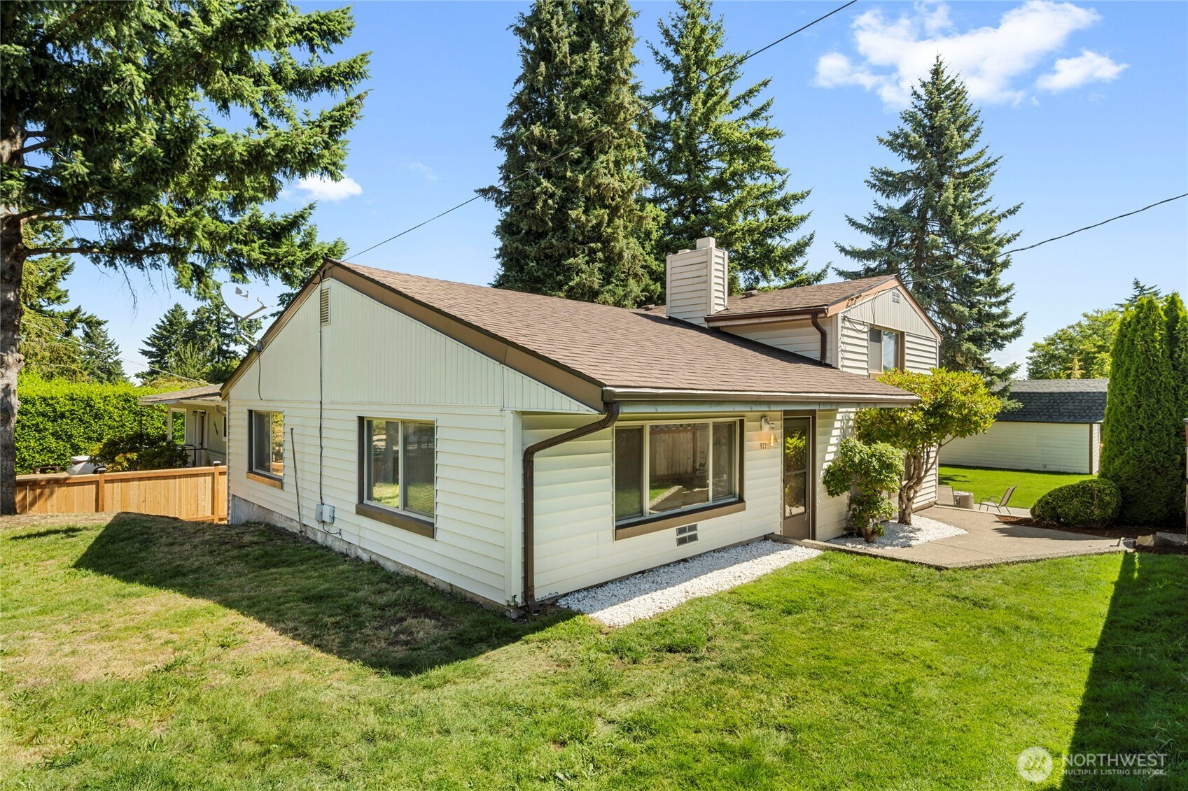 Burien, Washington, 98166, United States, 3 Bedrooms Bedrooms, ,2 BathroomsBathrooms,Residential,For Sale,1895408