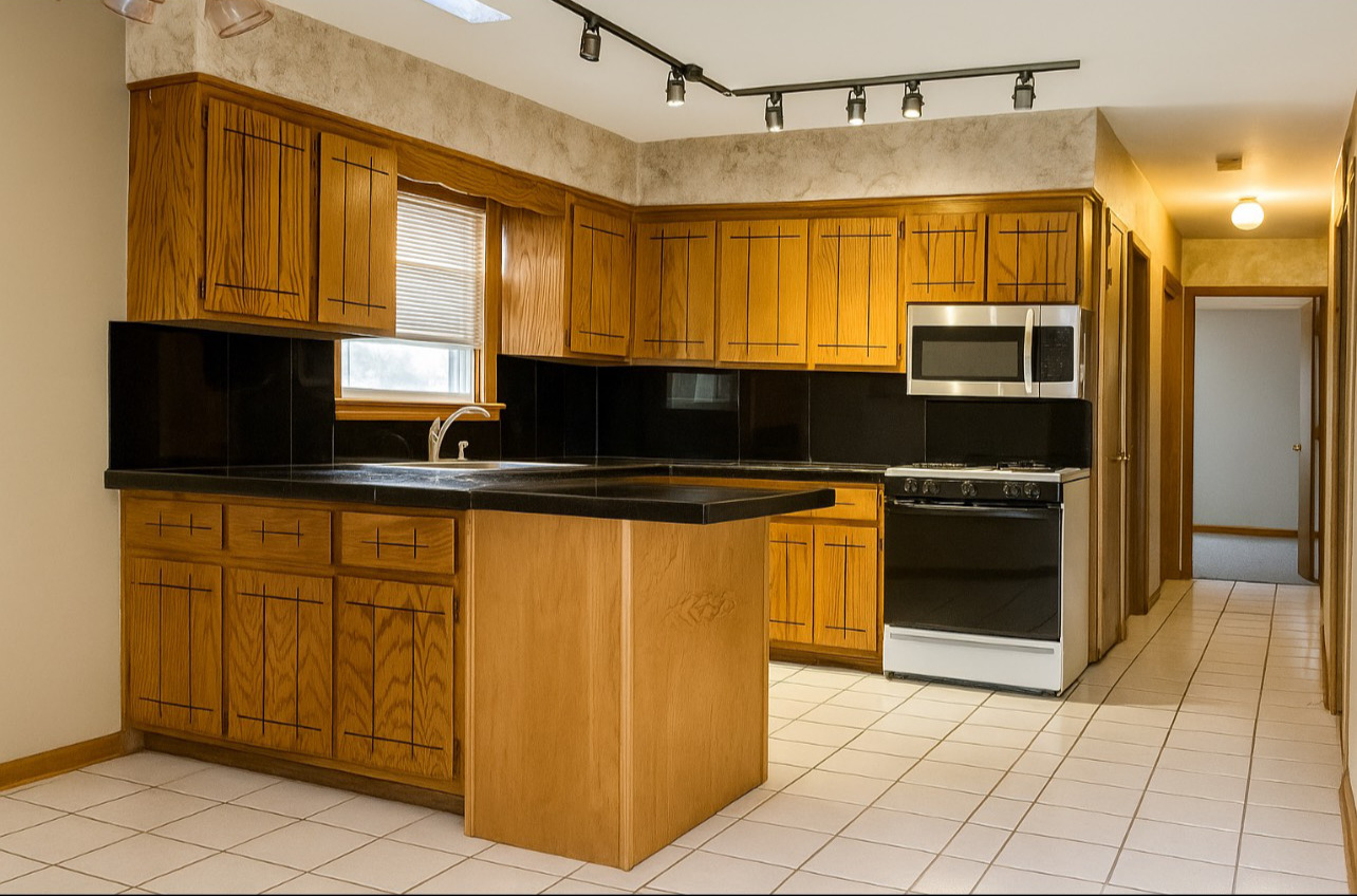 Justice, Illinois, 60458, United States, 7 Bedrooms Bedrooms, ,Residential,For Sale,1983274