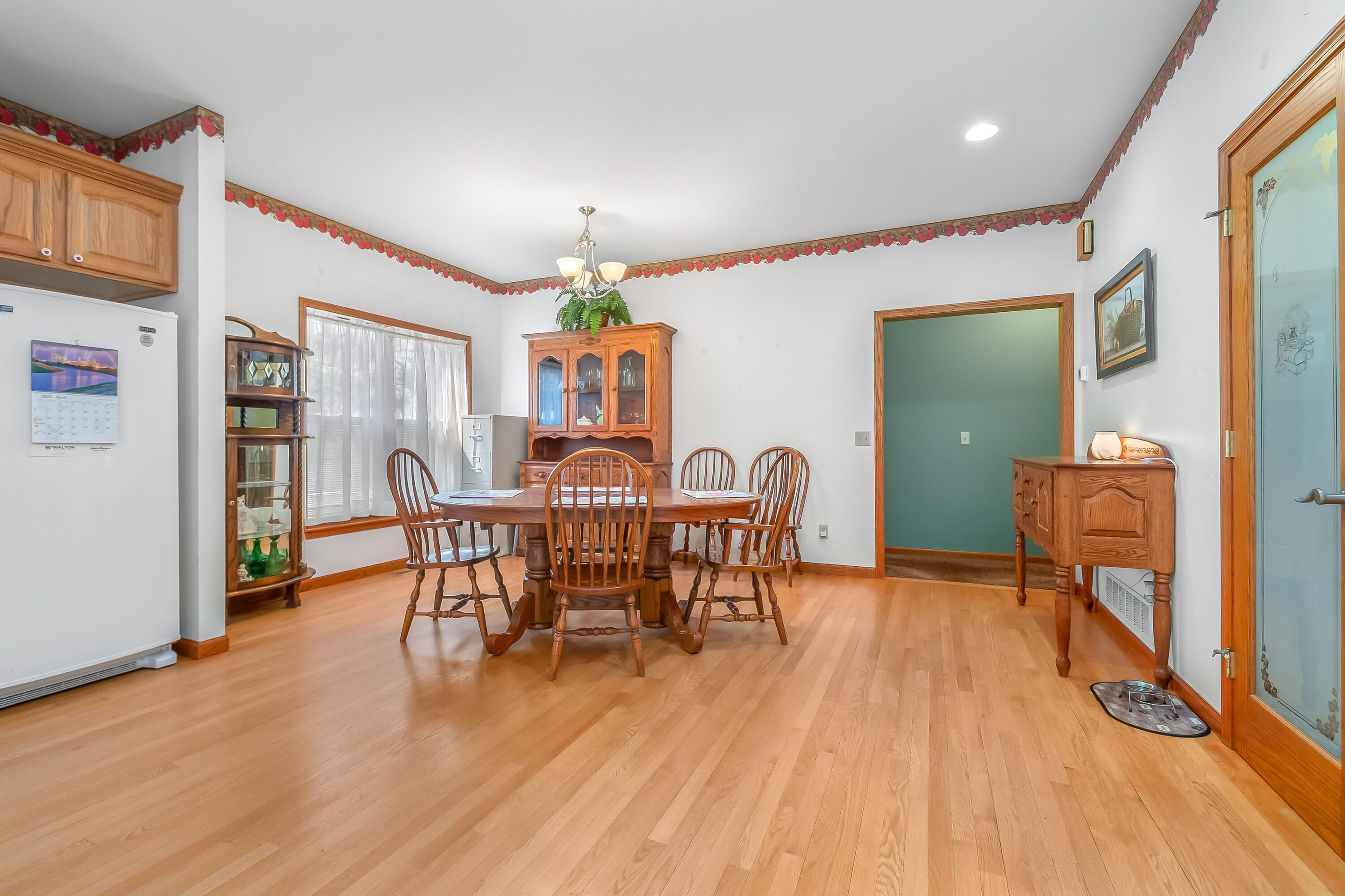 Hillsdale, Michigan, 49242, United States, 5 Bedrooms Bedrooms, ,3 BathroomsBathrooms,Residential,For Sale,1980121