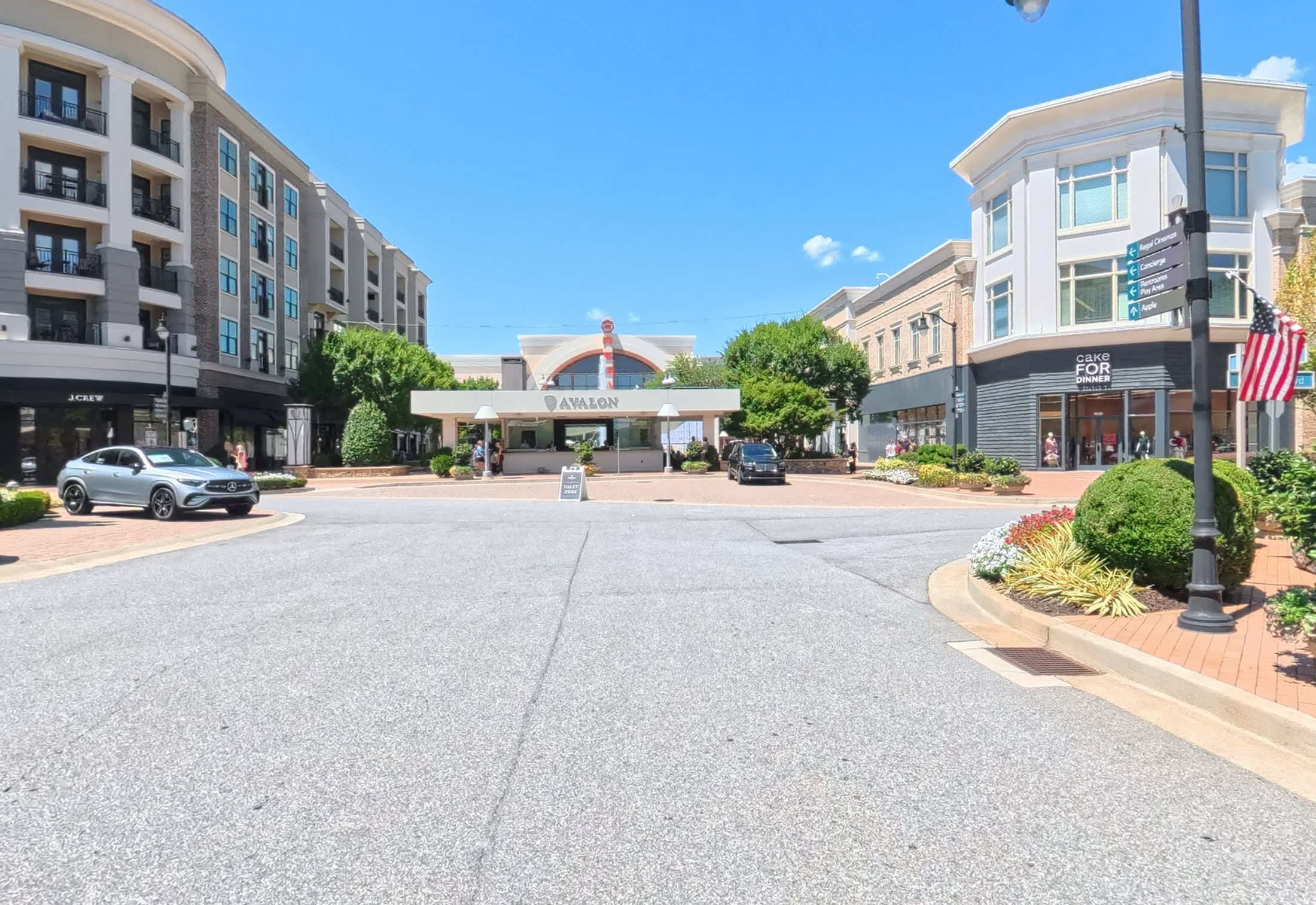  Welcome Home to this Magnificent Three-Story Townhome - 物件實景