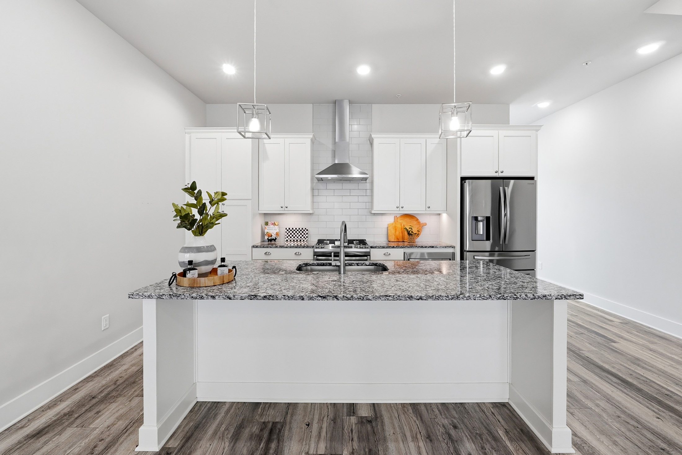  Charming Townhome Designed for Modern Living and Ultimate Functionality - 物件實景