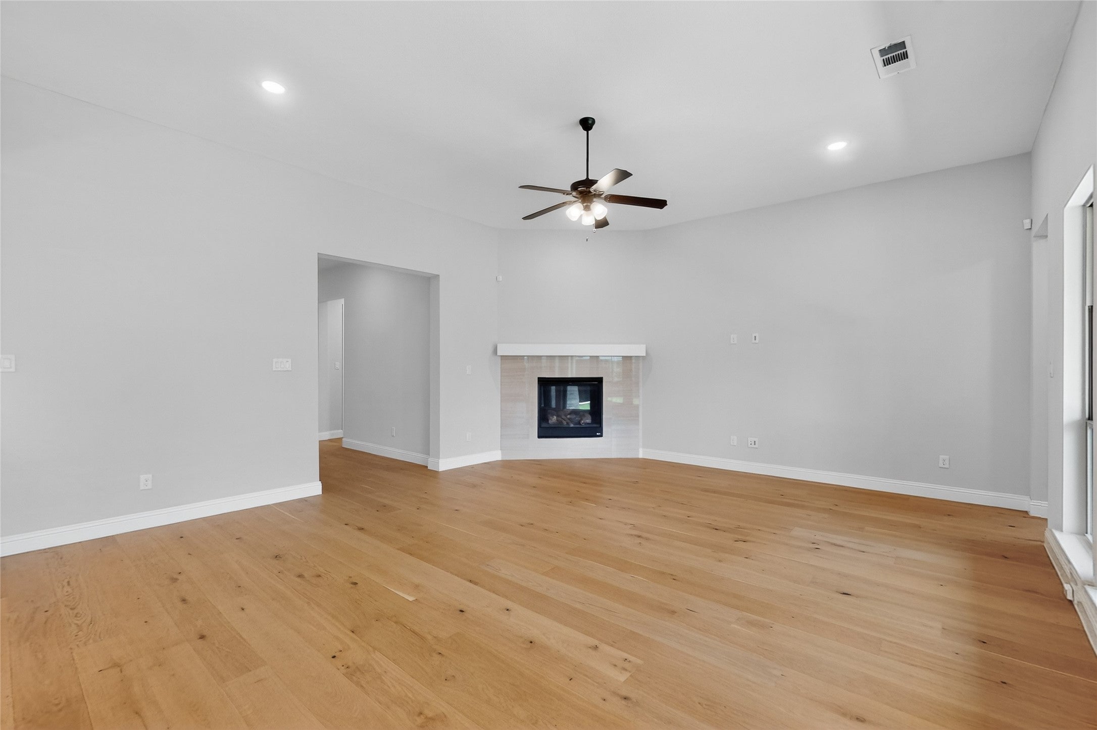 Mansfield, Texas, 76063, United States, 4 Bedrooms Bedrooms, ,4 BathroomsBathrooms,Residential,For Sale,1978691