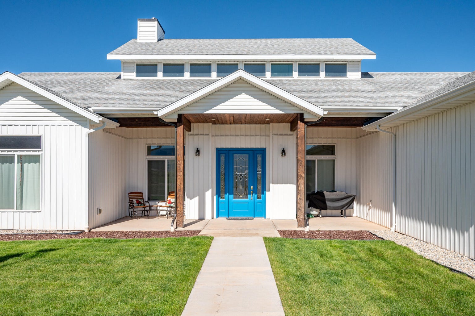 Parowan, Utah, 84761, United States, 3 Bedrooms Bedrooms, ,3 BathroomsBathrooms,Residential,For Sale,1992445