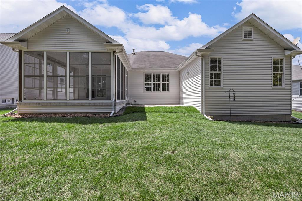 Lake St Louis, Missouri, 63367, United States, 2 Bedrooms Bedrooms, ,2 BathroomsBathrooms,Residential,For Sale,1901912