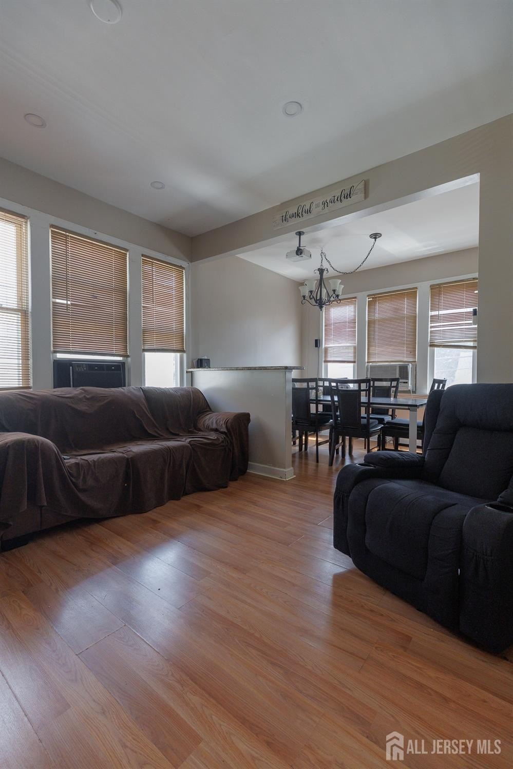 Linden, New Jersey, 07036, United States, ,Residential,For Sale,1973841