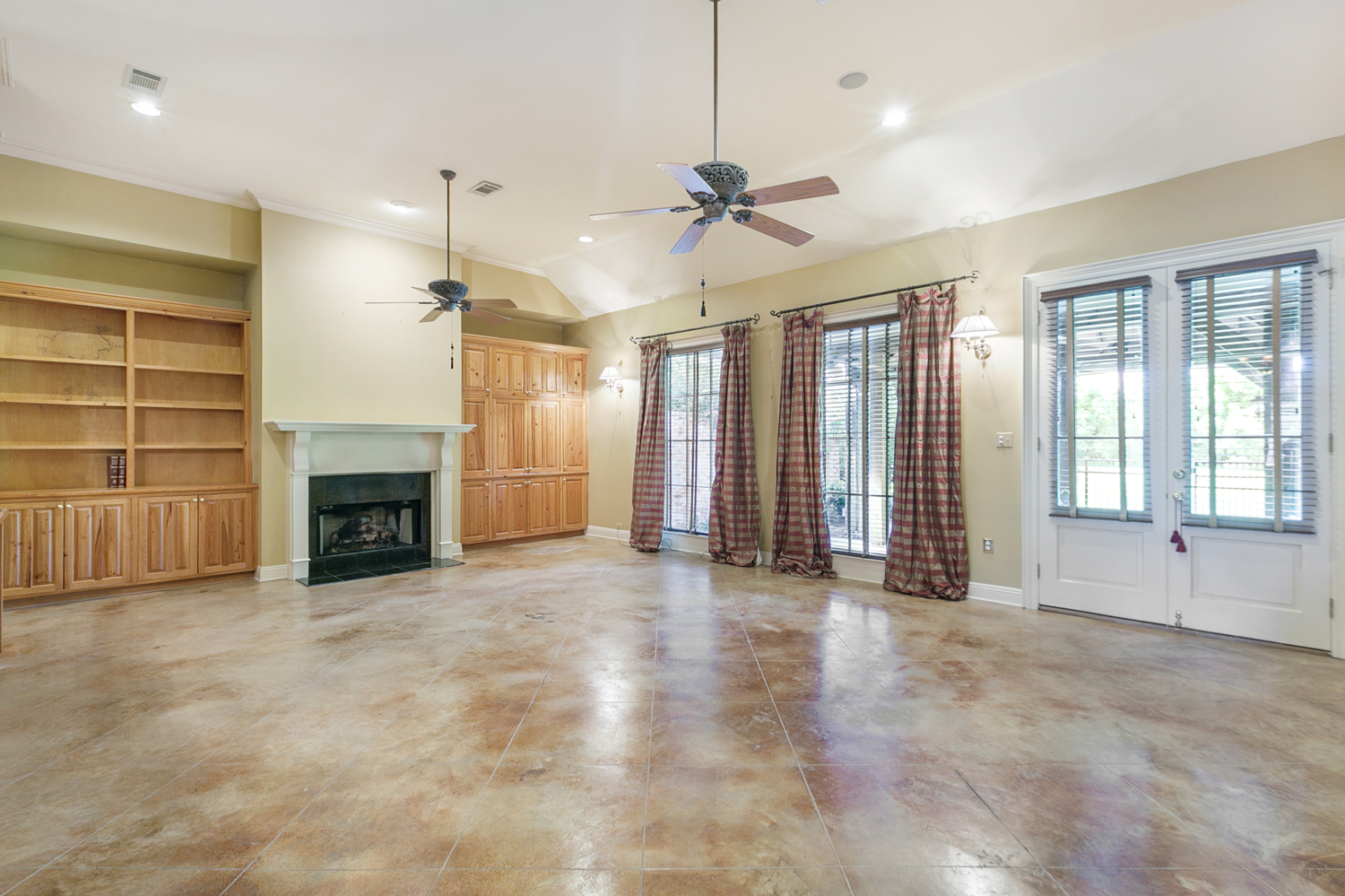 Baton Rouge, Louisiana, 70810, United States, 3 Bedrooms Bedrooms, ,3 BathroomsBathrooms,Residential,For Sale,1917502