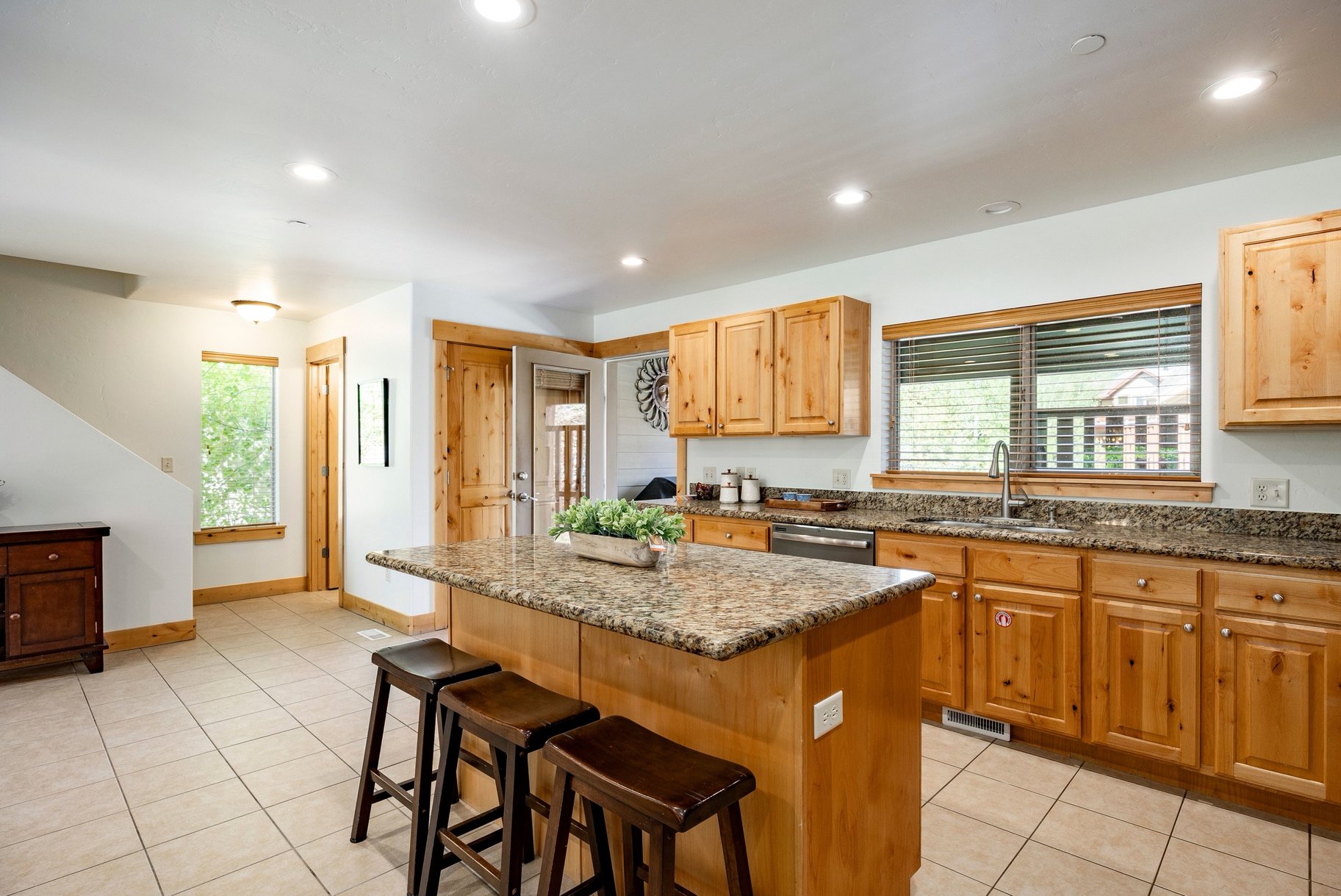  4-bedroom townhome in the Highly Desired Bear Hollow Community - 物件實景