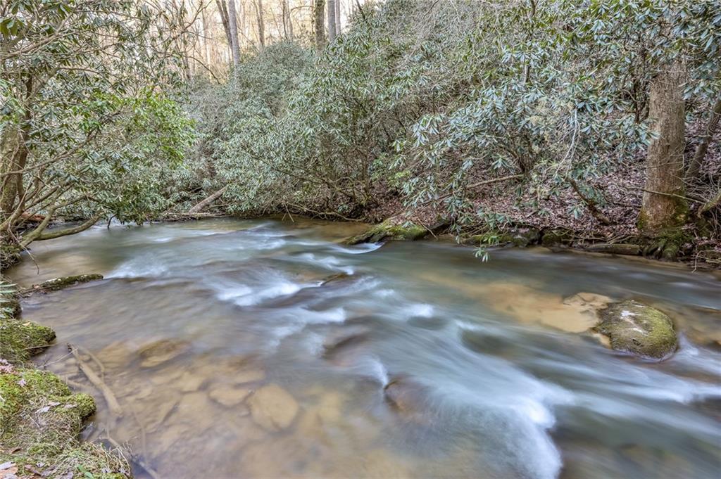 Ellijay, Georgia, 30540, United States, 3 Bedrooms Bedrooms, ,3 BathroomsBathrooms,Residential,For Sale,1923913