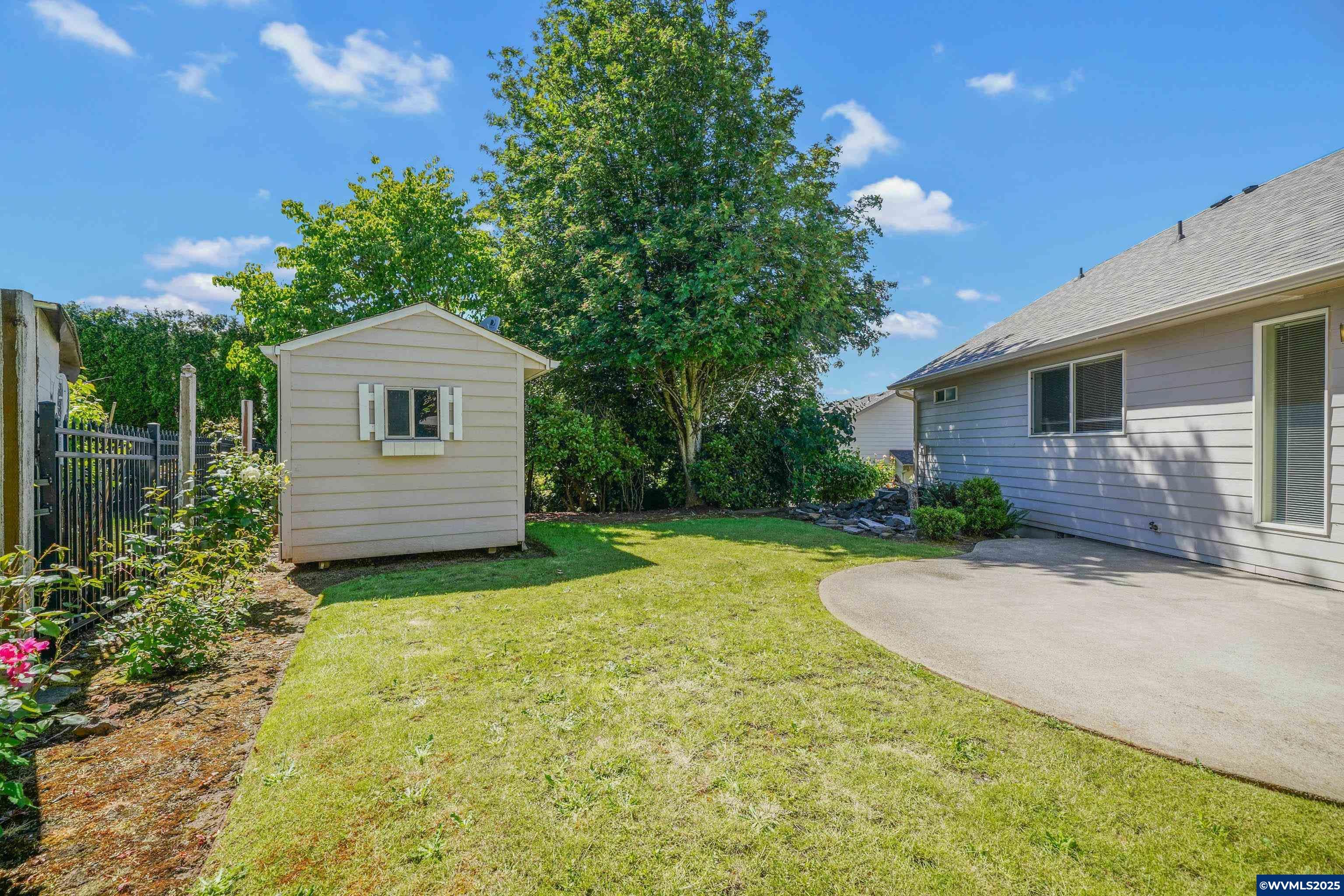 Salem, Oregon, 97304, United States, 3 Bedrooms Bedrooms, ,2 BathroomsBathrooms,Residential,For Sale,1838478