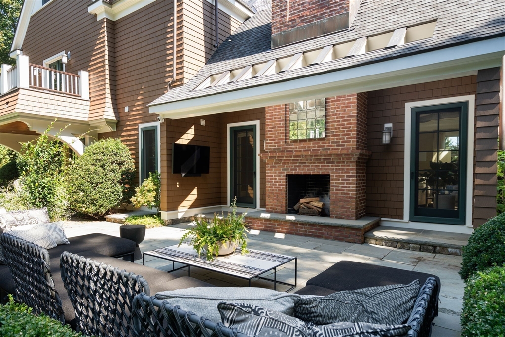Brookline, Massachusetts, 02445, United States, 6 Bedrooms Bedrooms, ,8 BathroomsBathrooms,Residential,For Sale,1951520