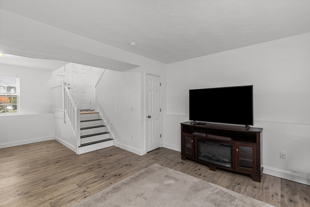 Plymouth, Massachusetts, 02360, United States, 3 Bedrooms Bedrooms, ,2 BathroomsBathrooms,Residential,For Sale,1982553