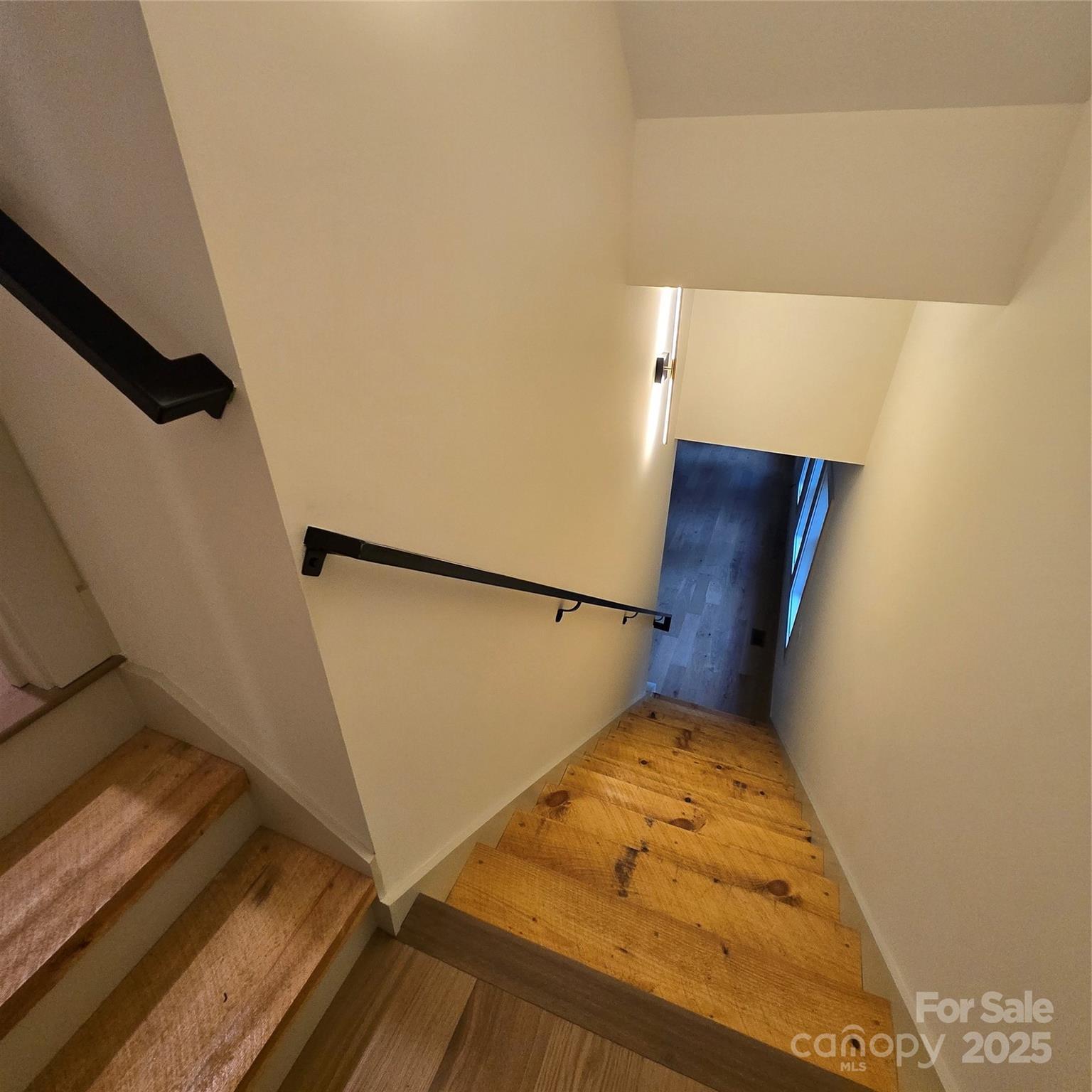 Asheville, North Carolina, 28806, United States, 4 Bedrooms Bedrooms, ,4 BathroomsBathrooms,Residential,For Sale,1837018