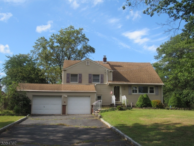 Piscataway Twp., New Jersey, 08854, United States, 3 Bedrooms Bedrooms, ,2 BathroomsBathrooms,Residential,For Sale,1949354
