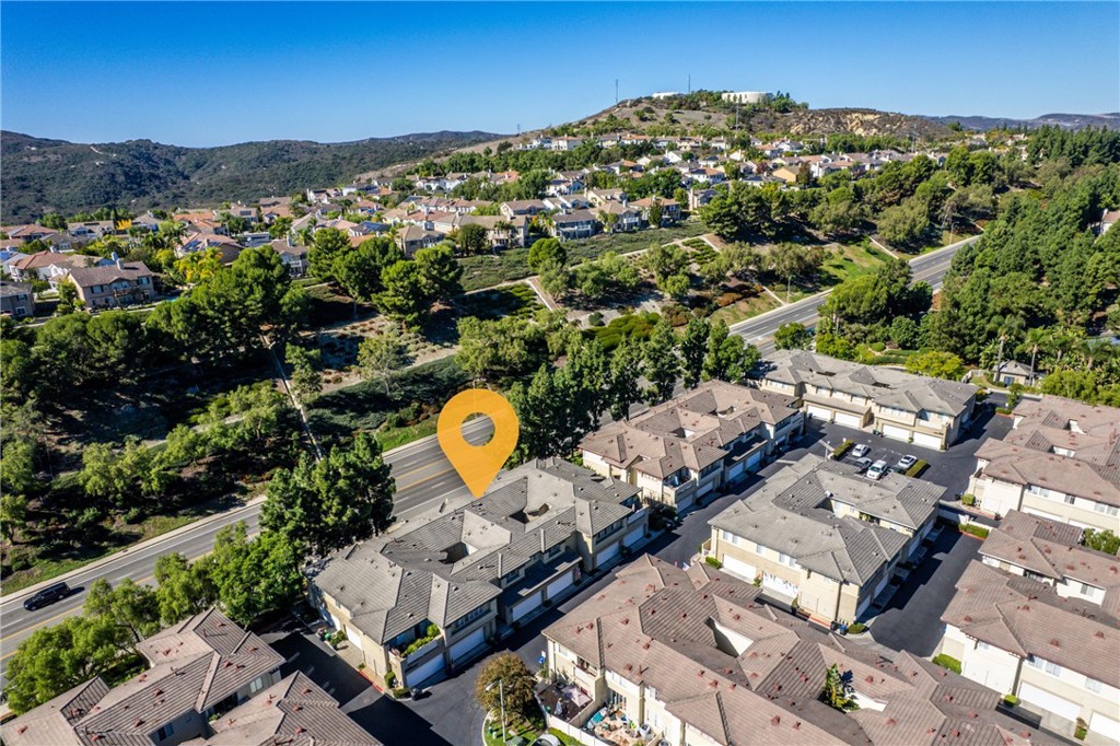 Aliso Viejo, California, 92656, United States, 2 Bedrooms Bedrooms, ,3 BathroomsBathrooms,Residential,For Sale,1989024