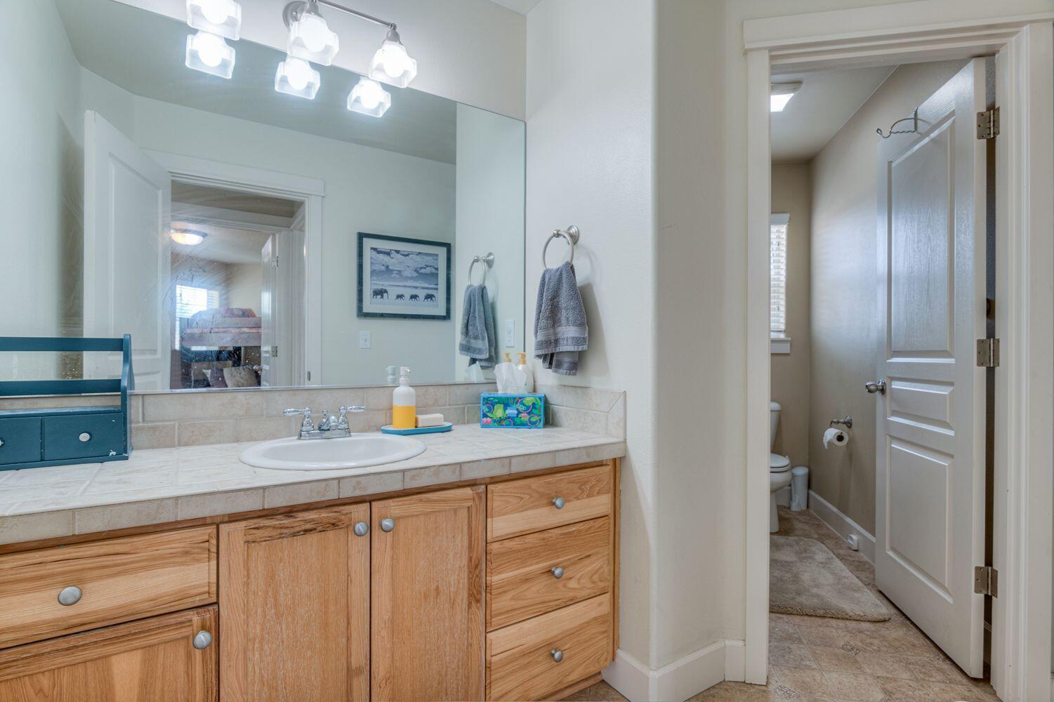 Redmond, Oregon, 97756, United States, 4 Bedrooms Bedrooms, ,3 BathroomsBathrooms,Residential,For Sale,1898439