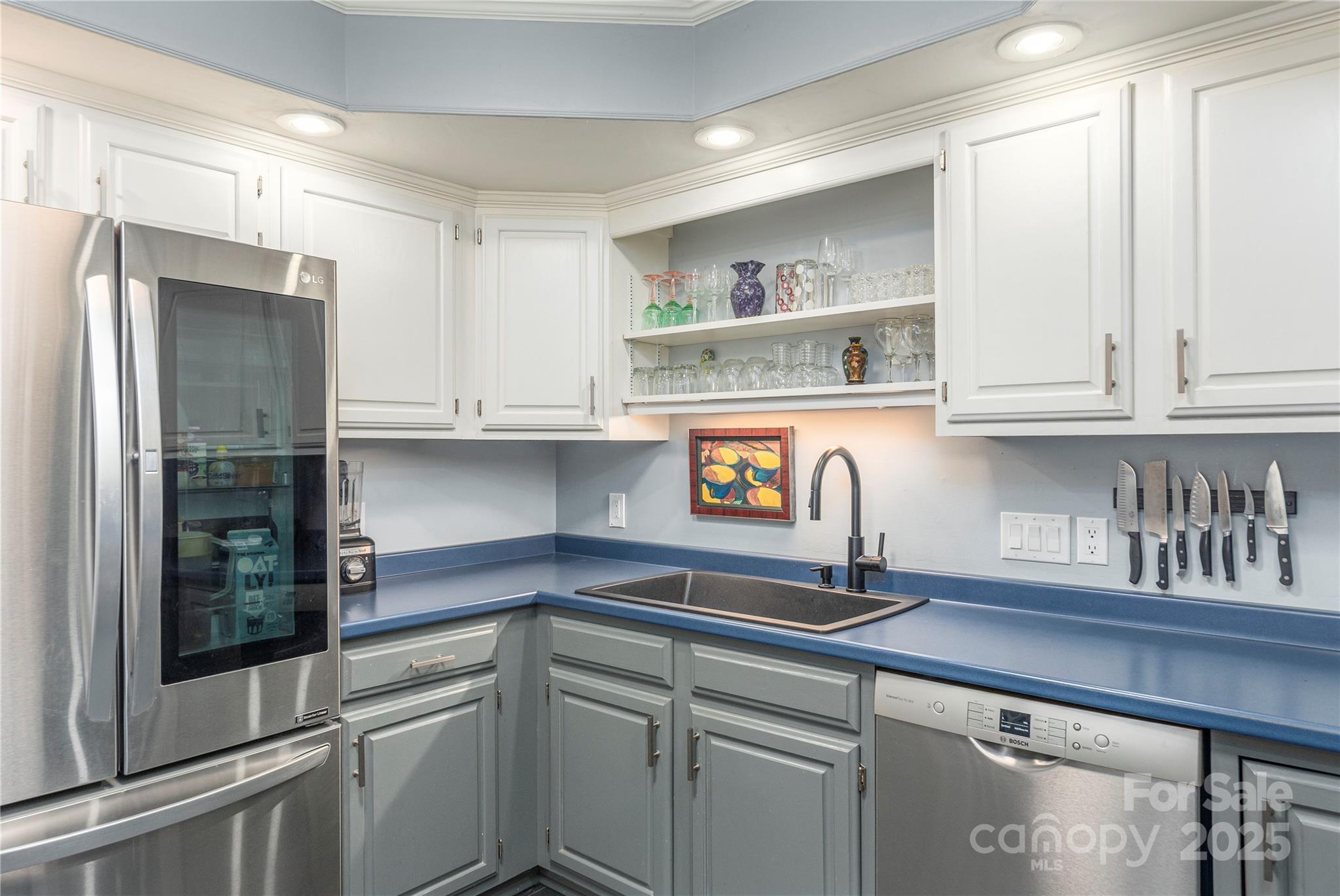 Asheville, North Carolina, 28804, United States, 3 Bedrooms Bedrooms, ,3 BathroomsBathrooms,Residential,For Sale,1905556