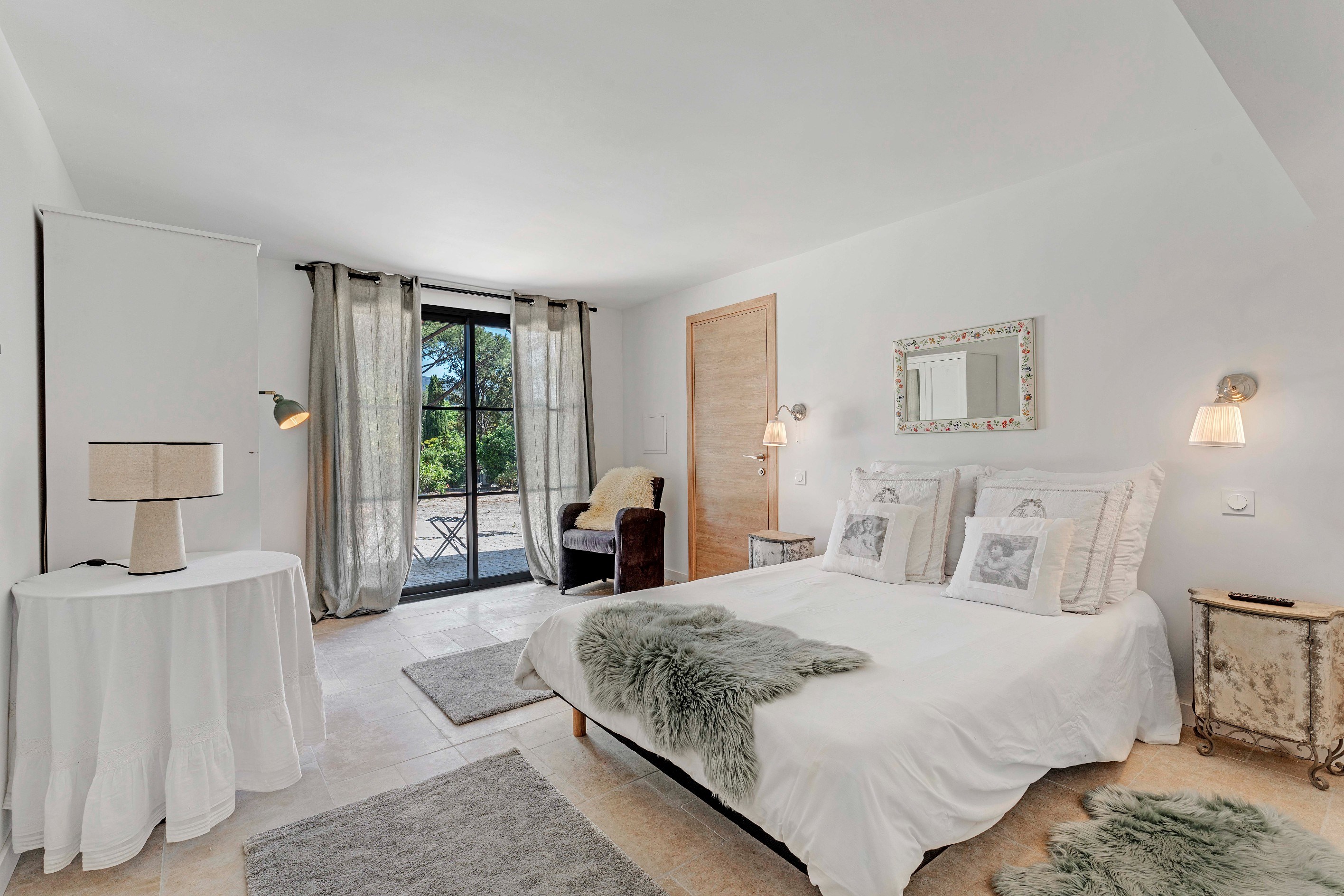  Gulf of Saint Tropez, renovated 300 sqm villa with six en suite bedrooms and po… - 物件實景