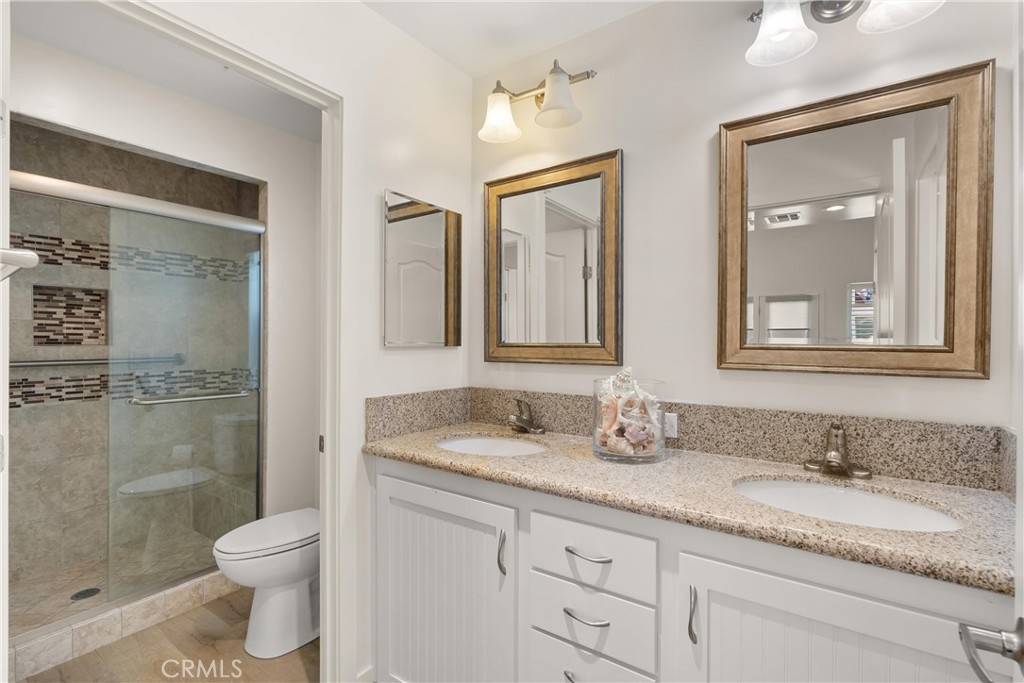 Newport Beach, California, 92663, United States, 2 Bedrooms Bedrooms, ,2 BathroomsBathrooms,Residential,For Sale,1877263