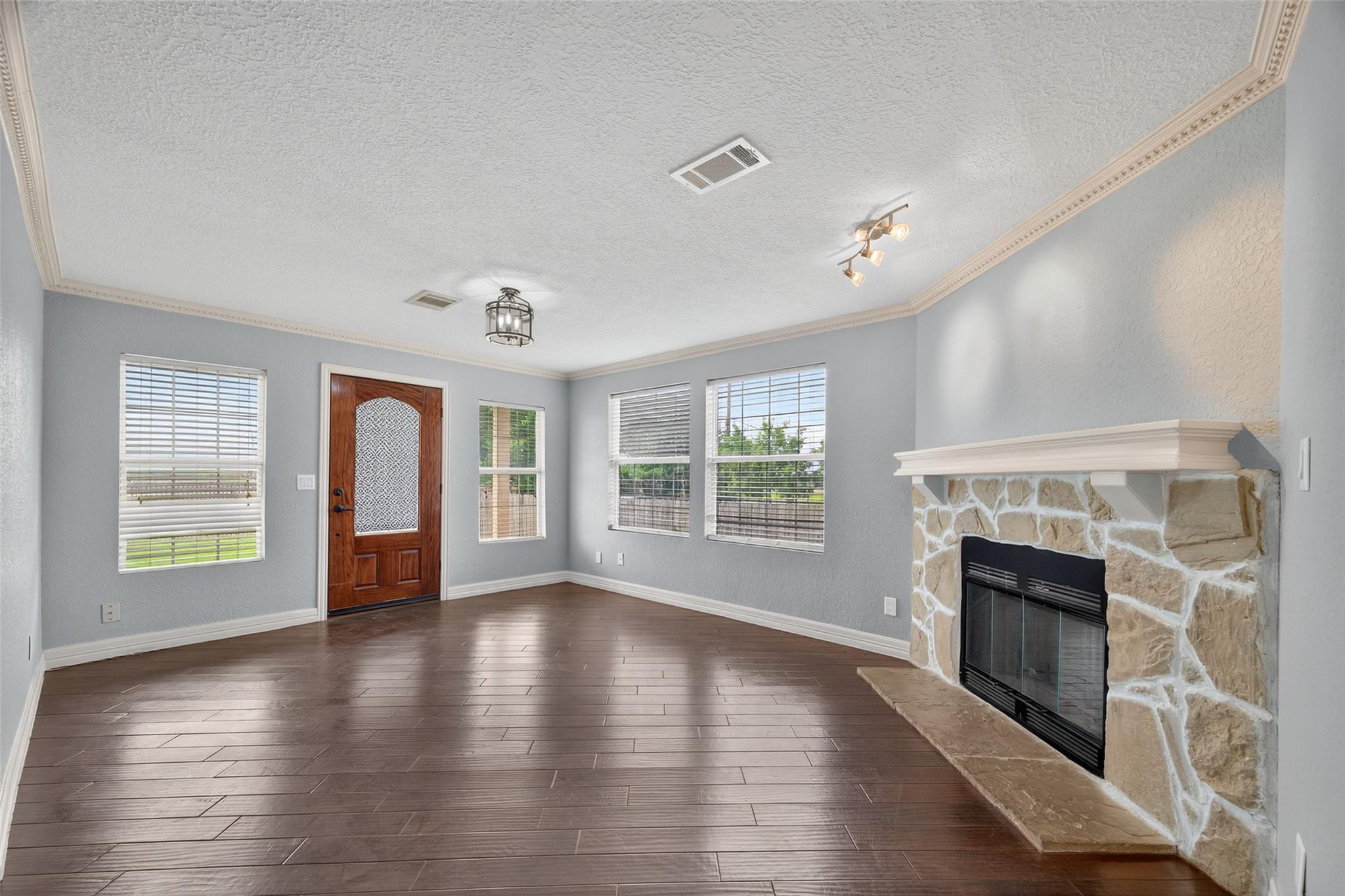 Channelview, Texas, 77530, United States, 12 Bedrooms Bedrooms, ,8 BathroomsBathrooms,Residential,For Sale,1977547