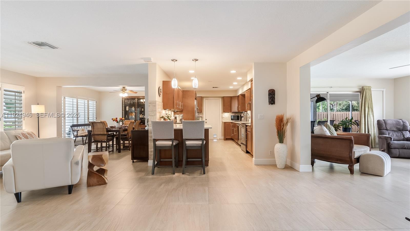 Hollywood, Florida, 33021, United States, 3 Bedrooms Bedrooms, ,2 BathroomsBathrooms,Residential,For Sale,2001683