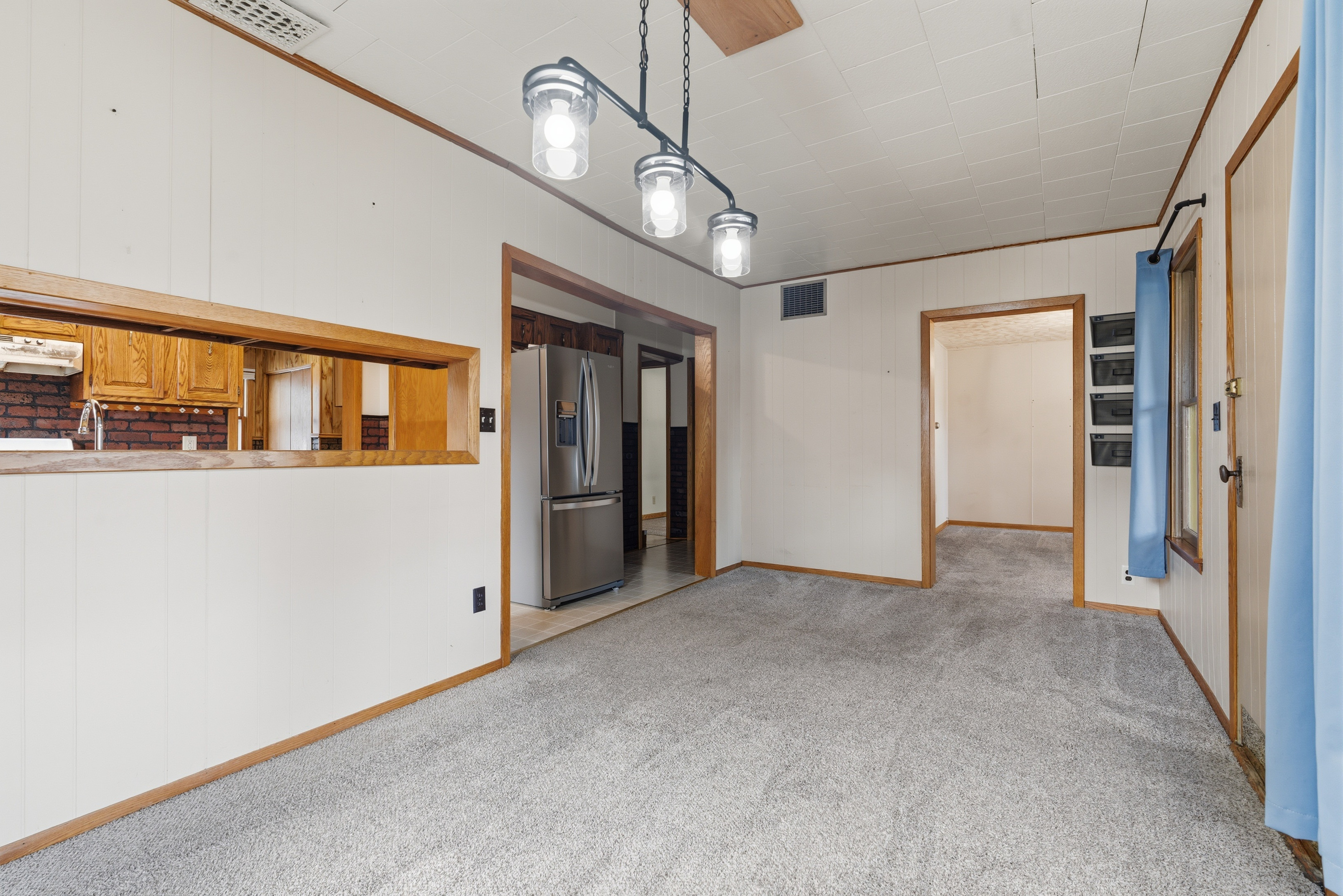  Charming Corner Lot Living in the Heart of Elgin - 物件實景