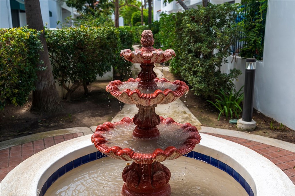 Huntington Beach, California, 92648, United States, 4 Bedrooms Bedrooms, ,3 BathroomsBathrooms,Residential,For Sale,1989716