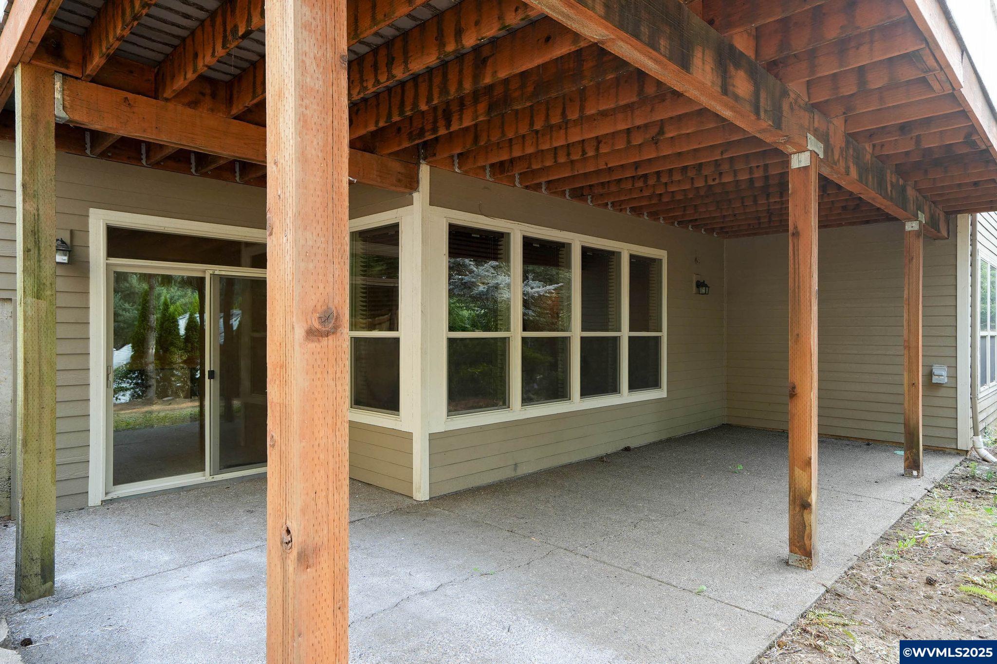 Salem, Oregon, 97306, United States, 4 Bedrooms Bedrooms, ,3 BathroomsBathrooms,Residential,For Sale,1906956