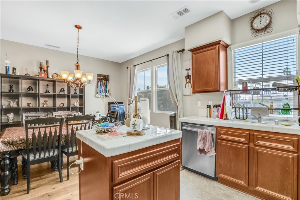 Lakewood, California, 90715, United States, 3 Bedrooms Bedrooms, ,4 BathroomsBathrooms,Residential,For Sale,1860565