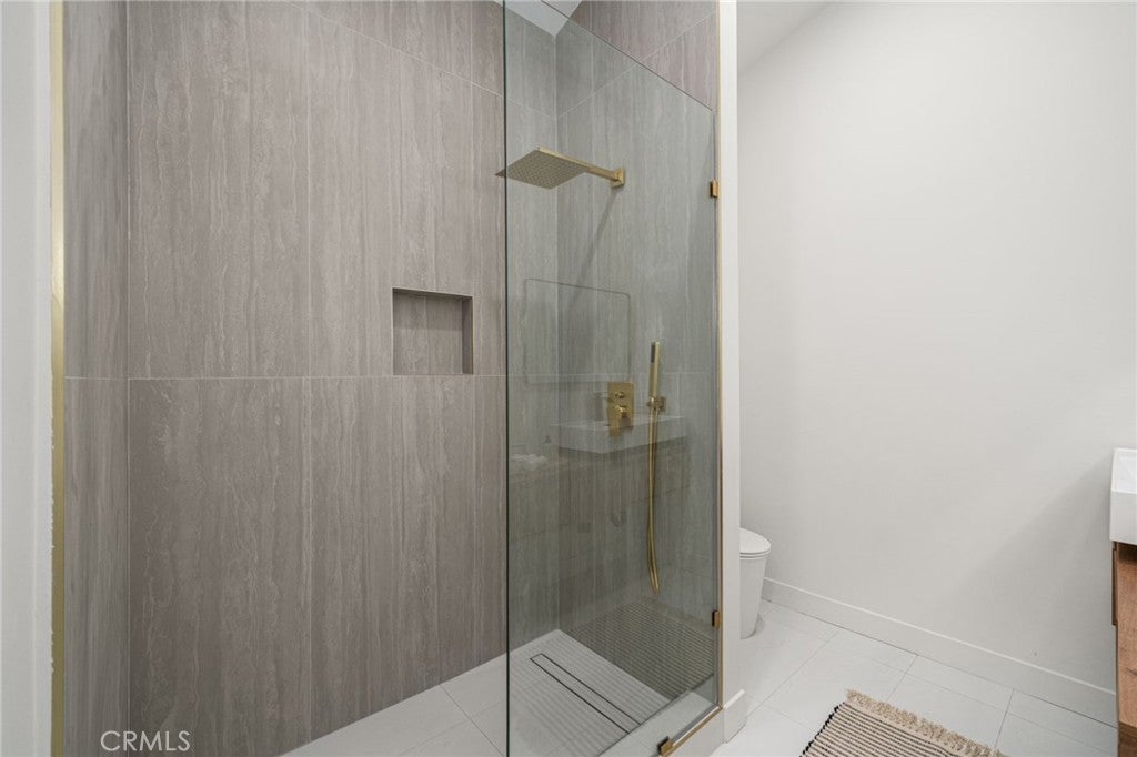 Woodland Hills, California, 91367, United States, 3 Bedrooms Bedrooms, ,2 BathroomsBathrooms,Residential,For Sale,1991959