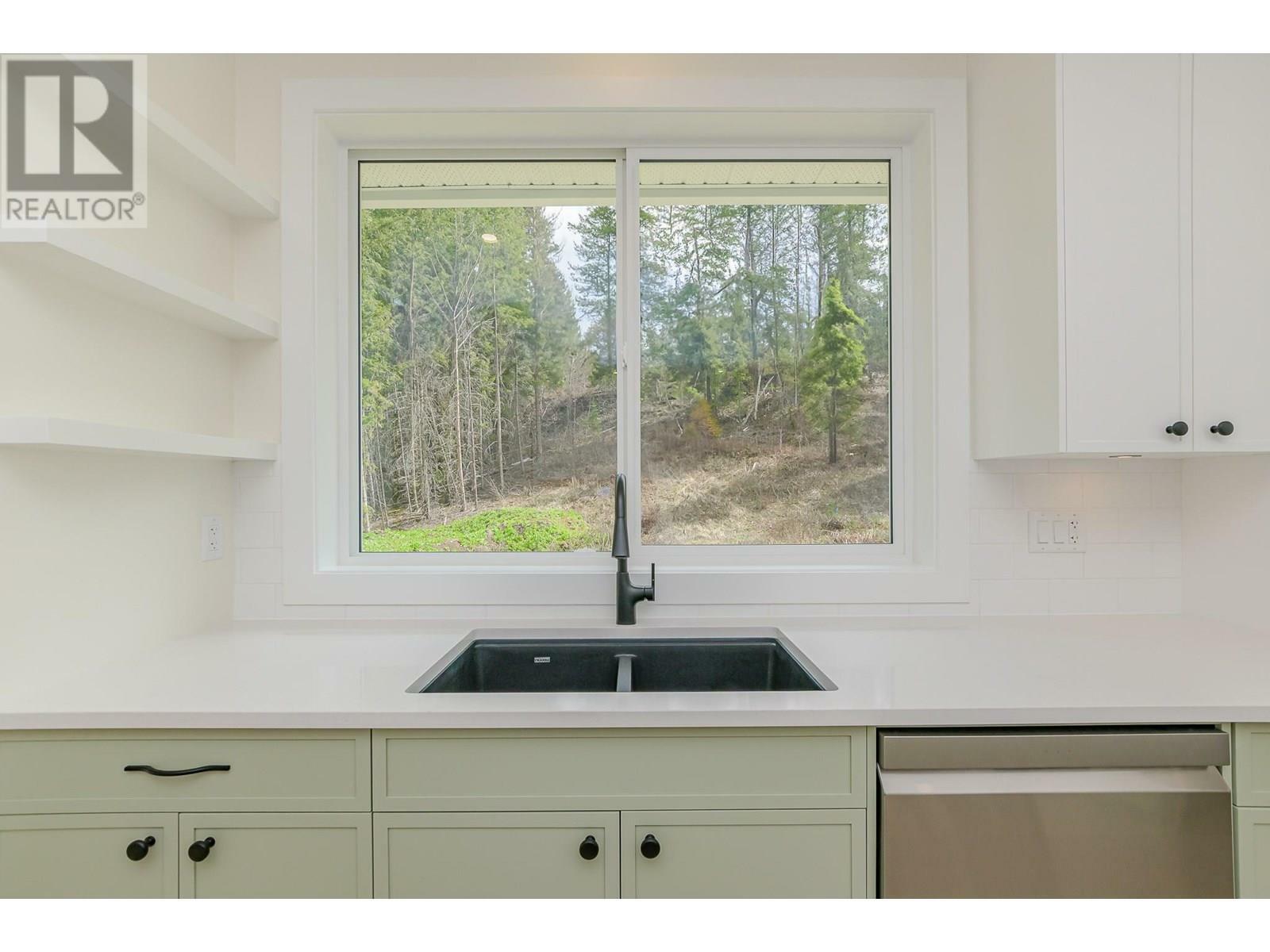 BLIND BAY, British Columbia, V0E 1H0, CA, 3 Bedrooms Bedrooms, ,2 BathroomsBathrooms,Residential,For Sale,1836853