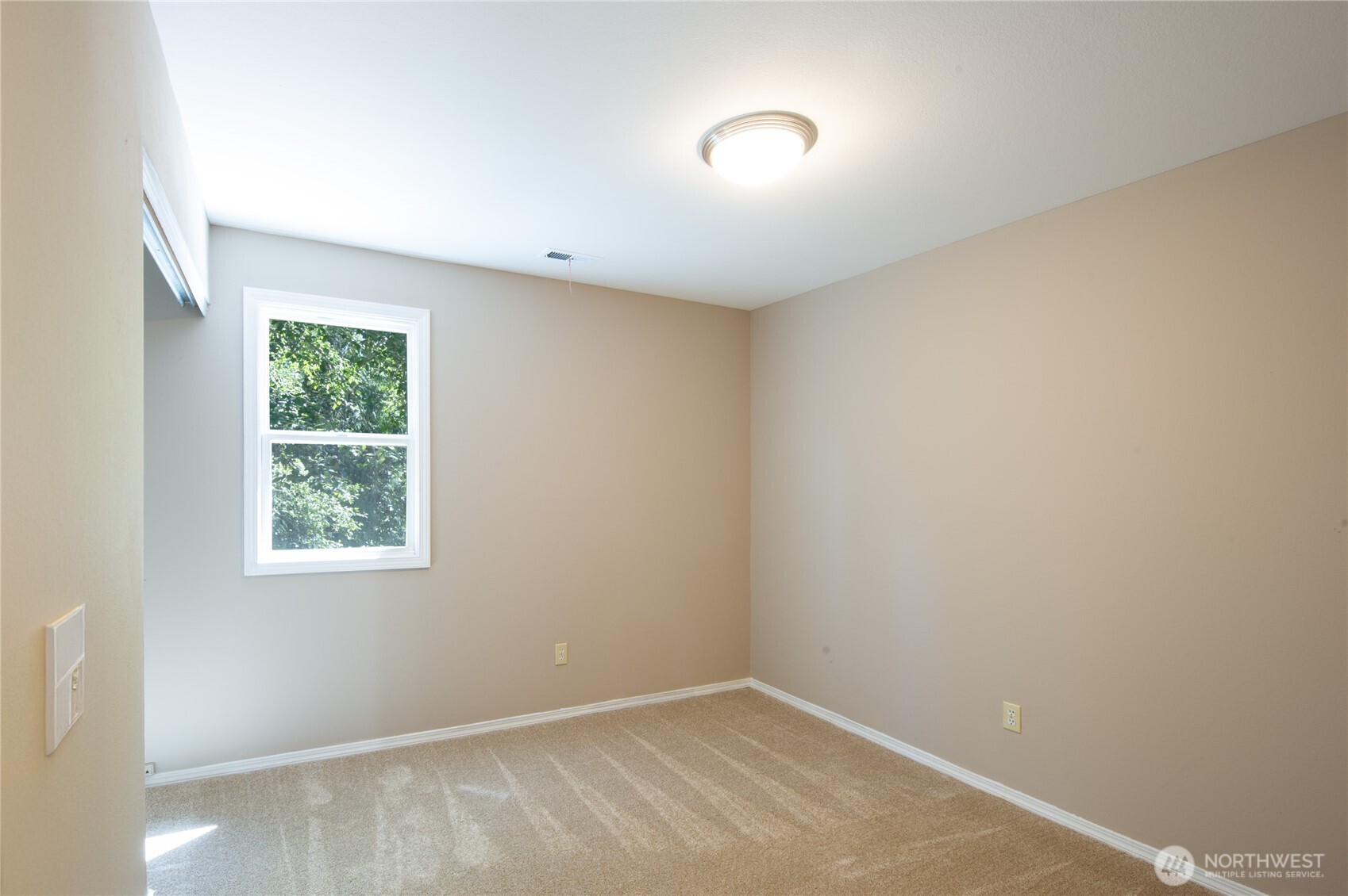 Everett, Washington, 98208, United States, 4 Bedrooms Bedrooms, ,3 BathroomsBathrooms,Residential,For Sale,1920302