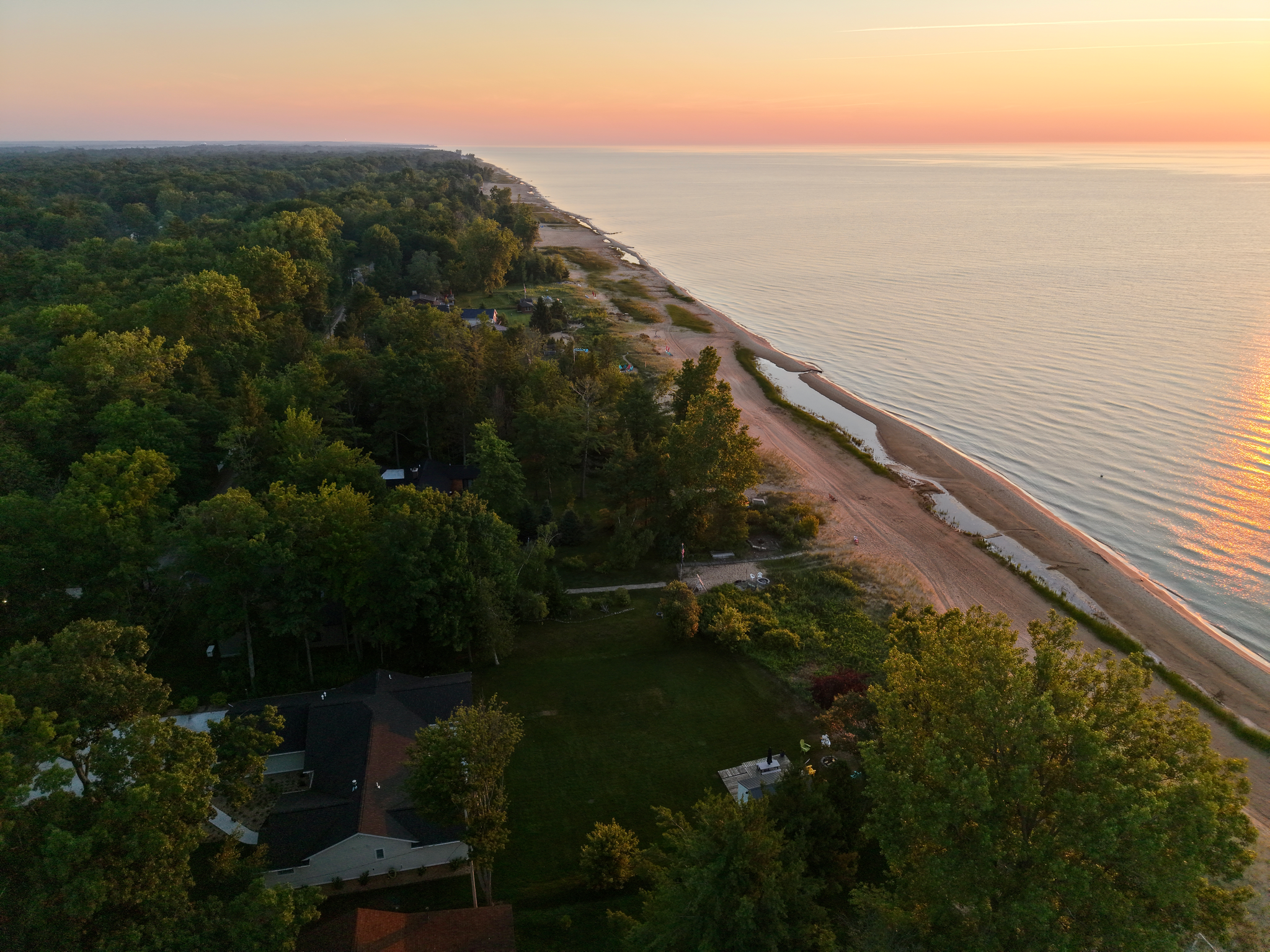  Lake Huron Ranch Home - 物件實景