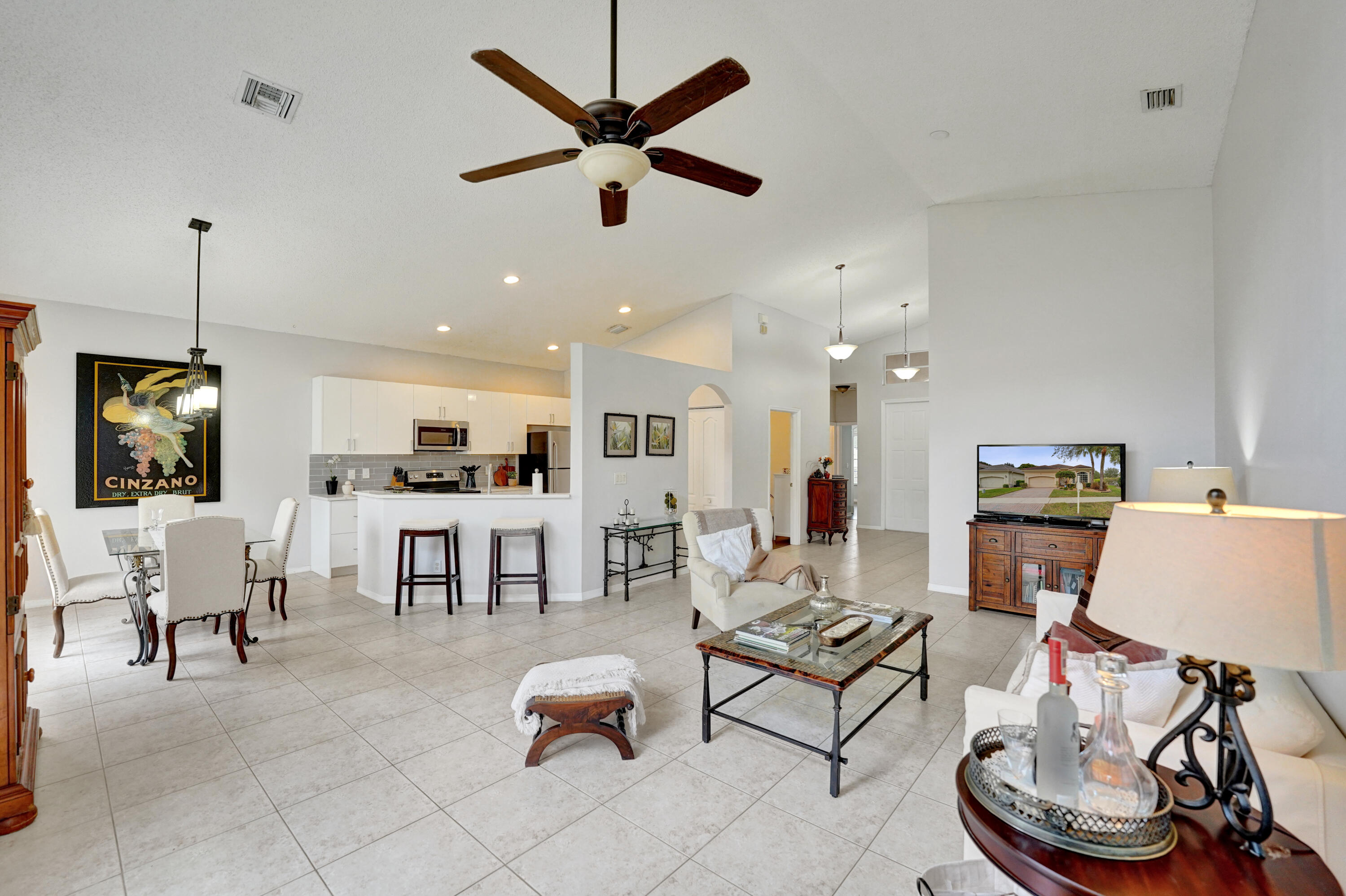 Pembroke Pines, Florida, 33332, United States, 3 Bedrooms Bedrooms, ,2 BathroomsBathrooms,Residential,For Sale,1987784