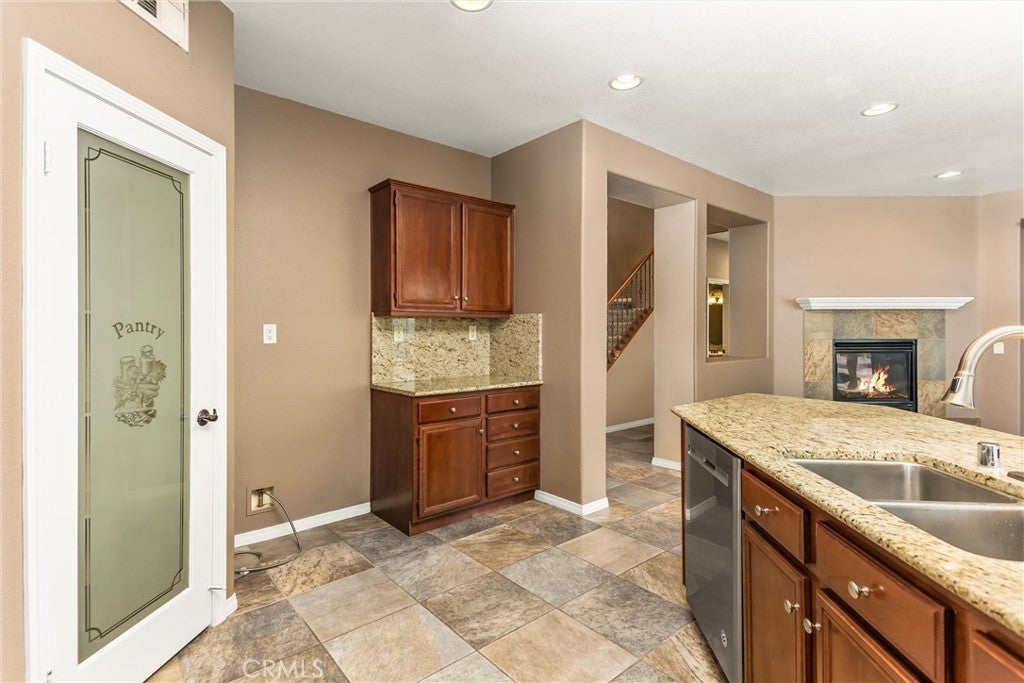 Highland, California, 92346, United States, 5 Bedrooms Bedrooms, ,5 BathroomsBathrooms,Residential,For Sale,1989215