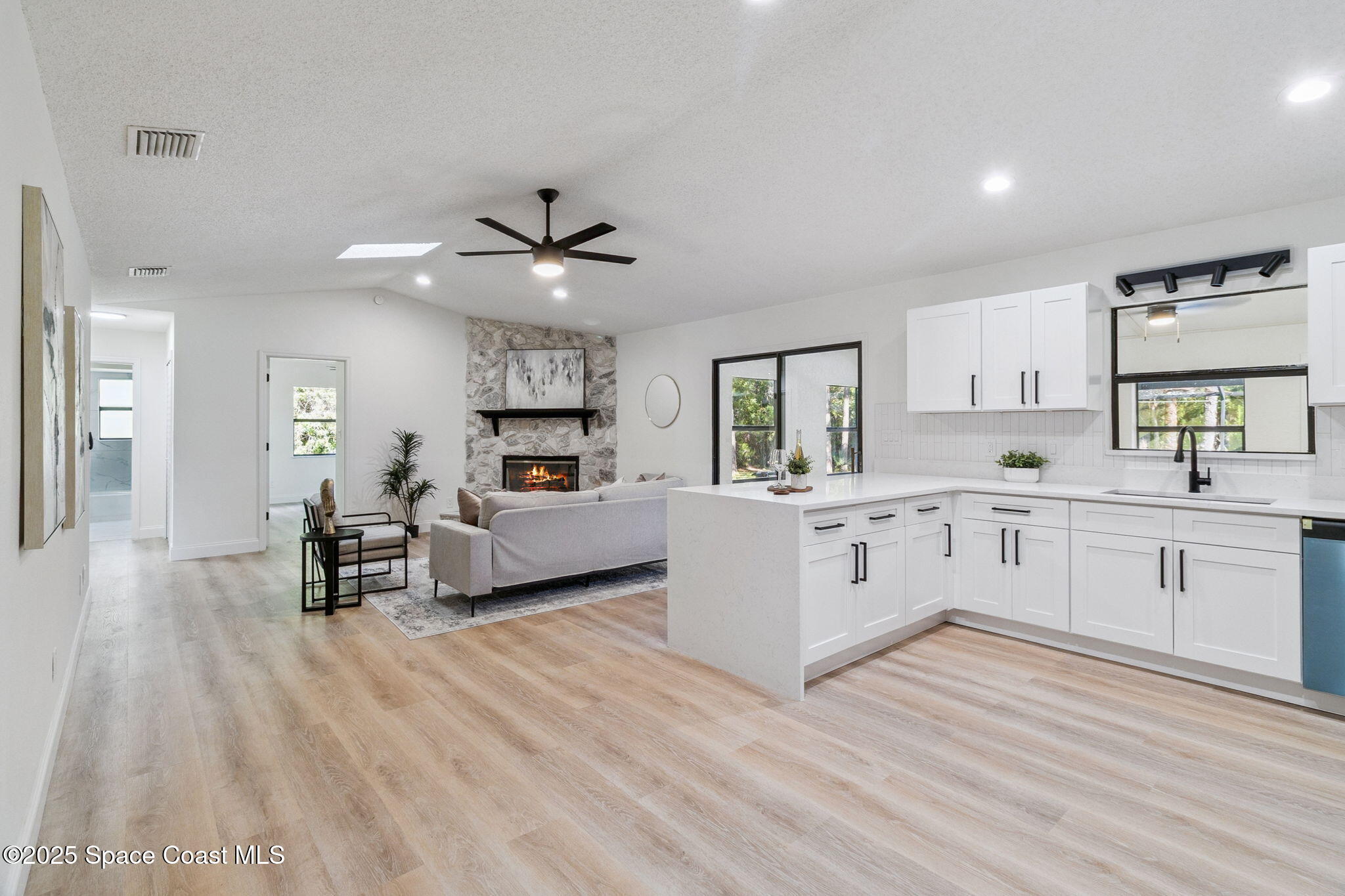 Malabar, Florida, 32950, United States, 4 Bedrooms Bedrooms, ,2 BathroomsBathrooms,Residential,For Sale,1985227