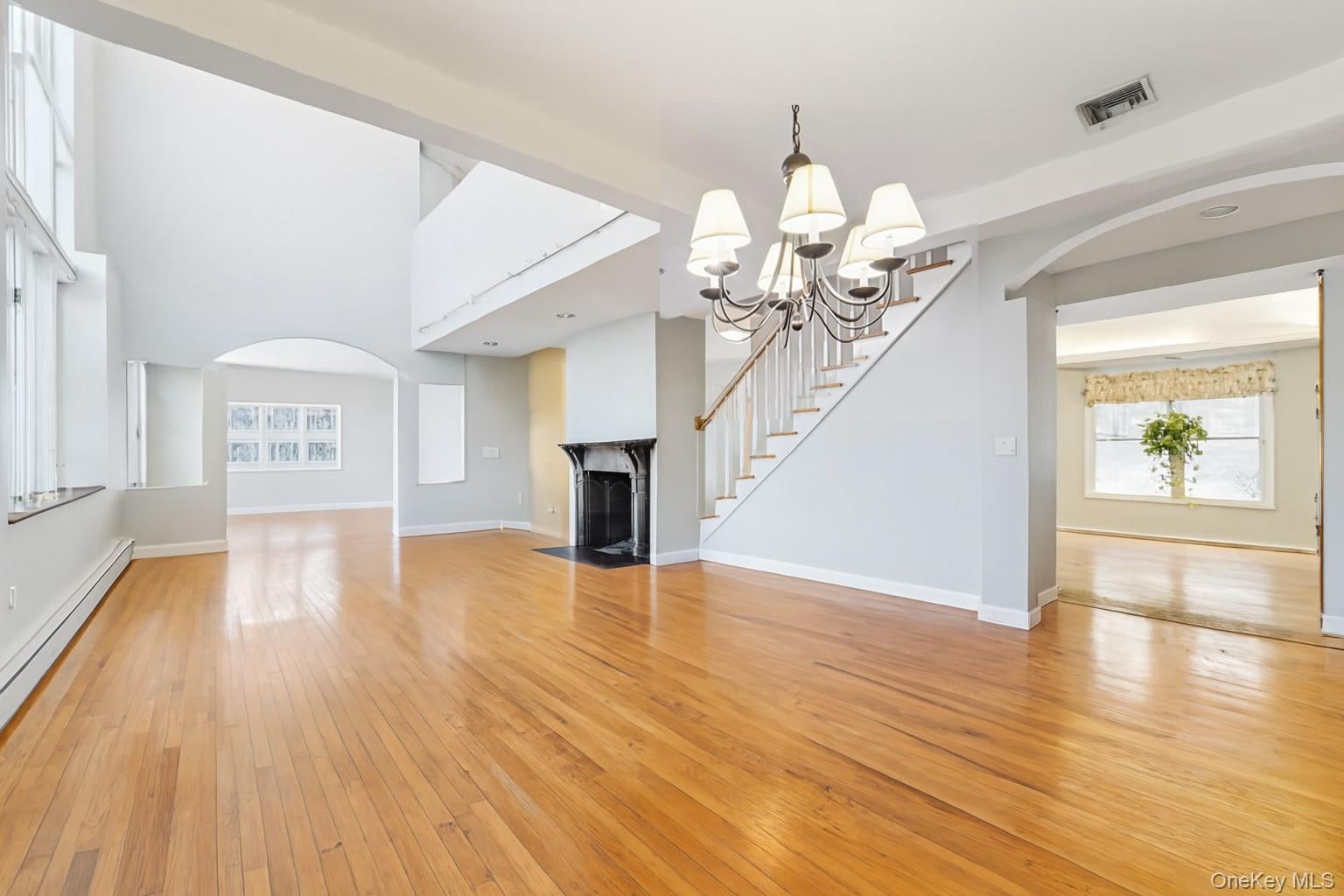 Washingtonville, New York, 10992, United States, 4 Bedrooms Bedrooms, ,4 BathroomsBathrooms,Residential,For Sale,2017576