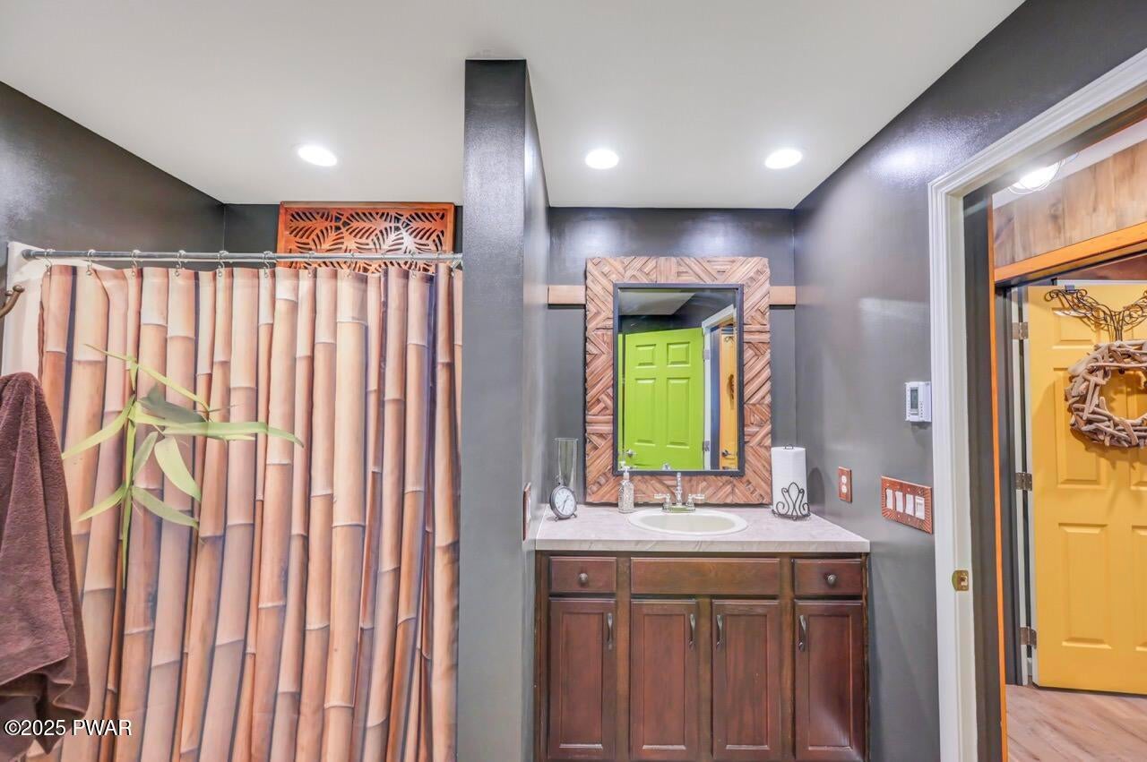 Dingmans Ferry, Pennsylvania, 18328, United States, 2 Bedrooms Bedrooms, ,1 BathroomBathrooms,Residential,For Sale,2006132